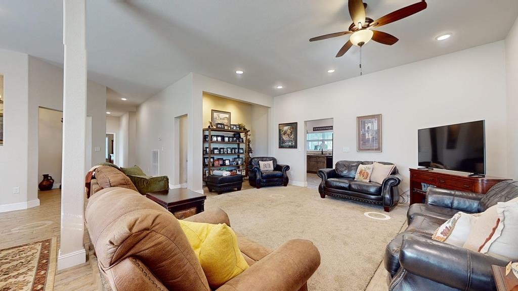 3075 Bennett Rd