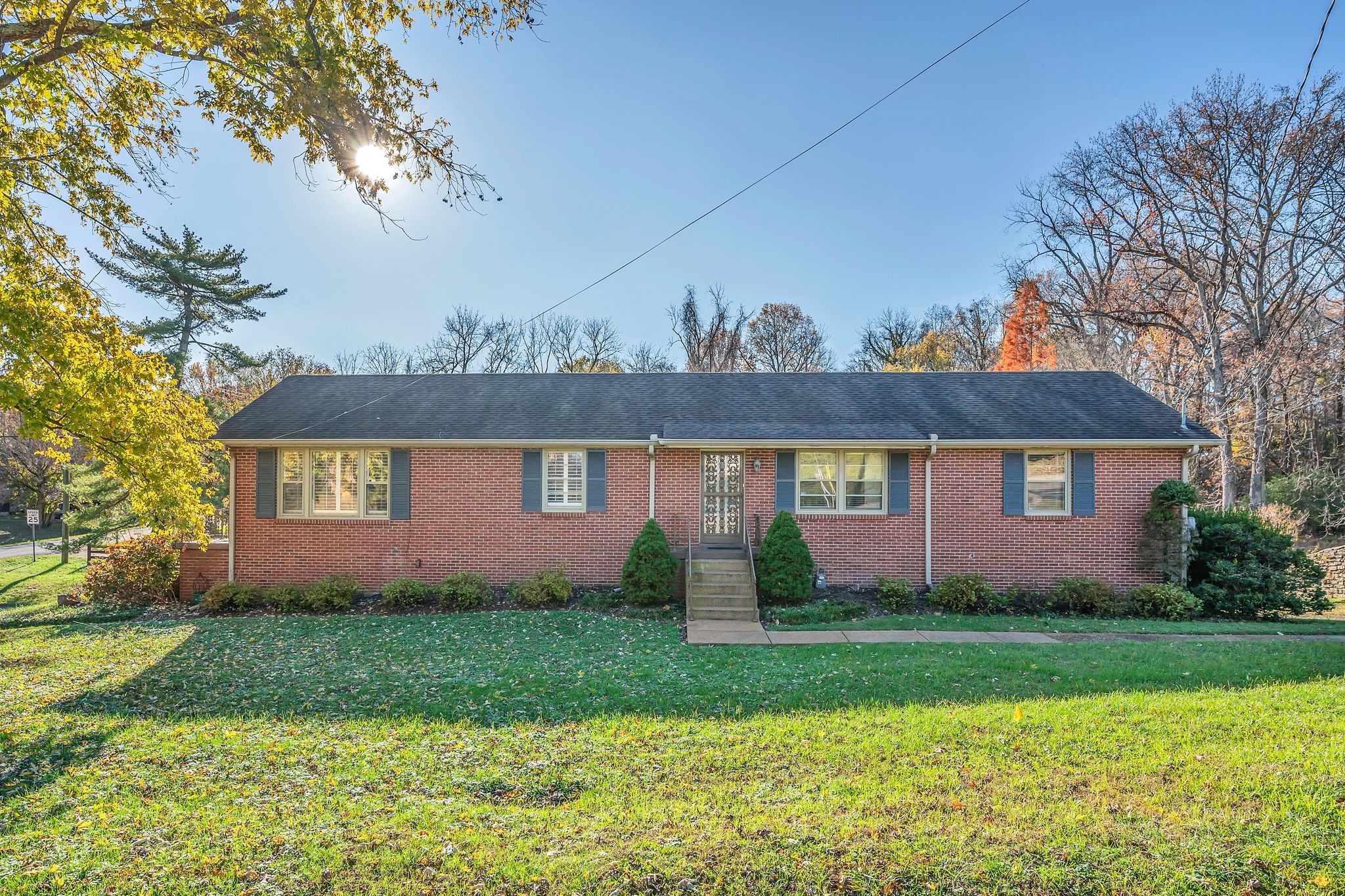 3811 Moss Rose Dr
