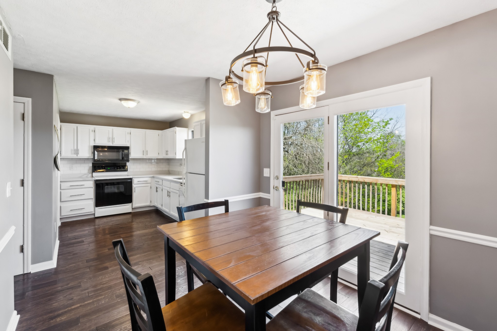 330 Deerpoint Dr