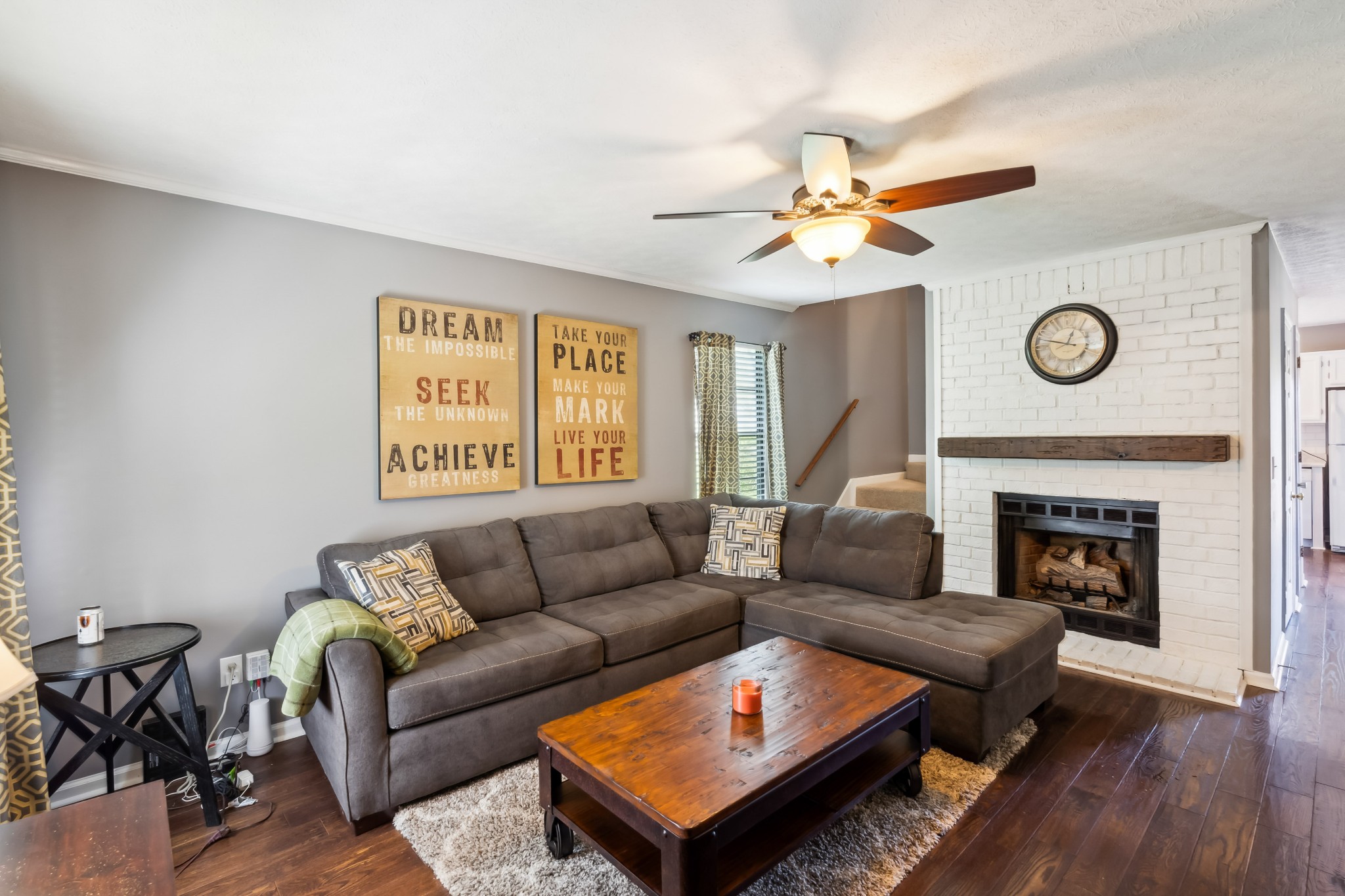 330 Deerpoint Dr