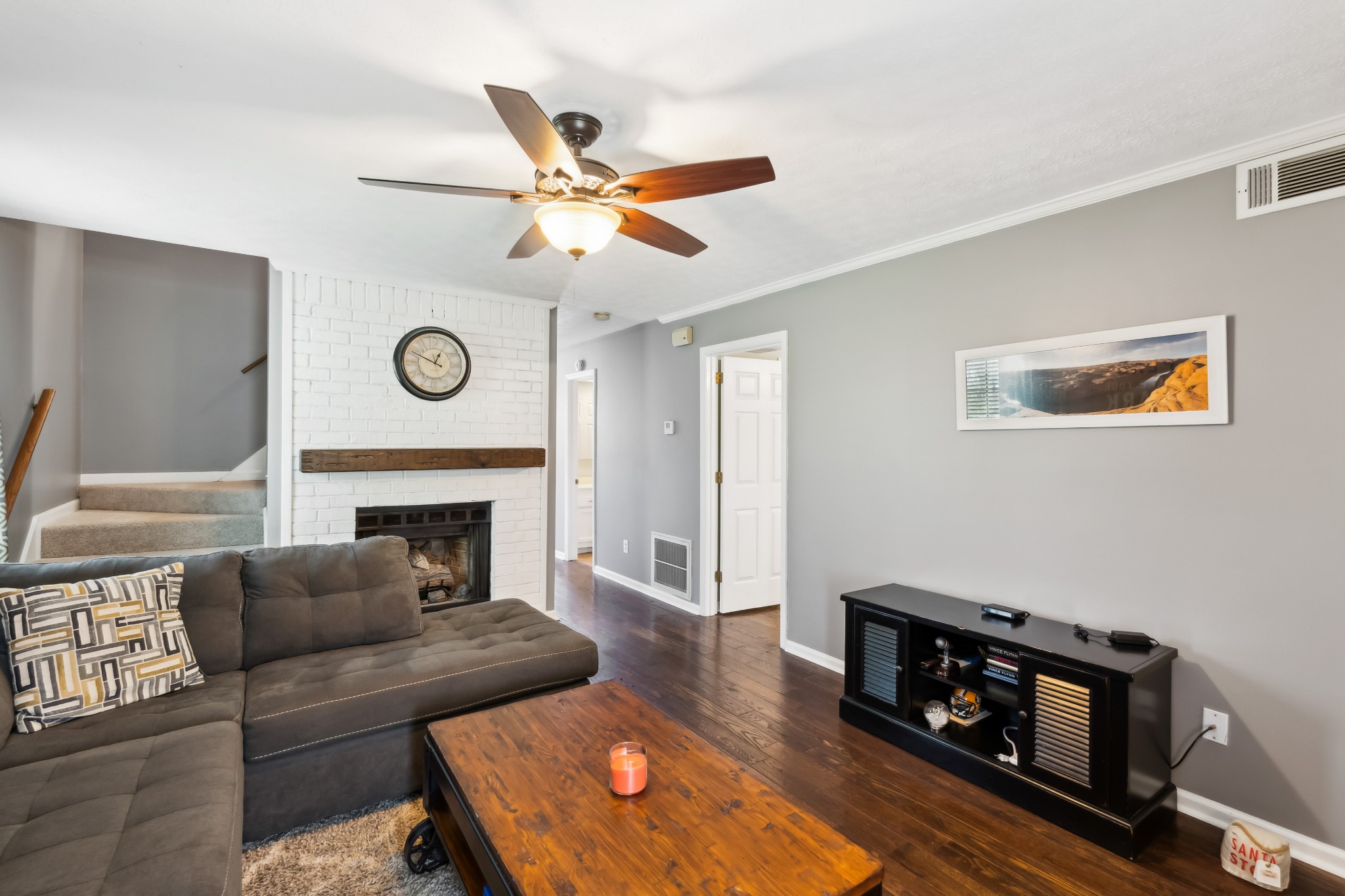 330 Deerpoint Dr