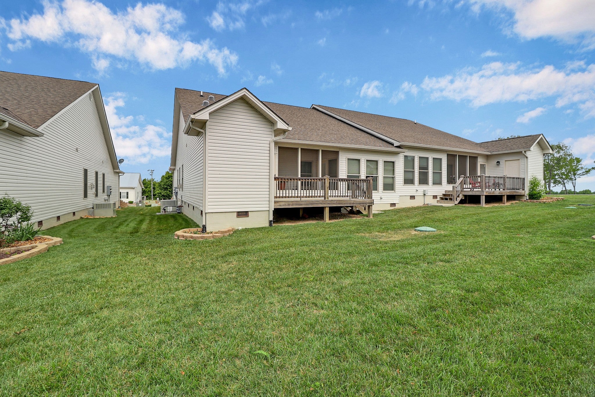 384 Woodgate Dr
