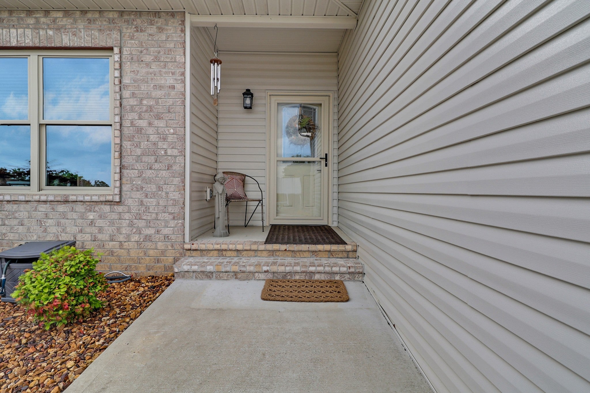 384 Woodgate Dr