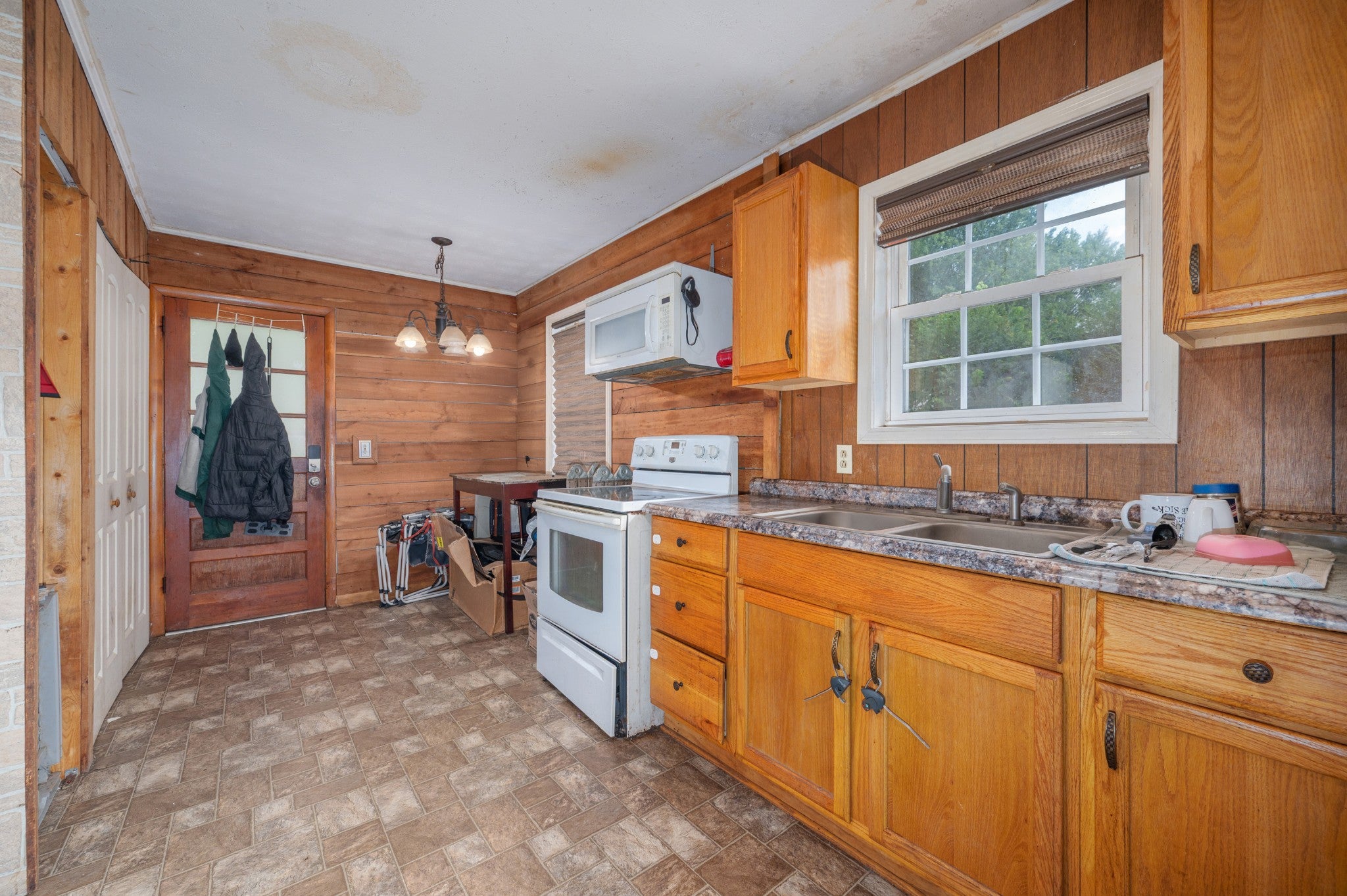 150 Christie Cir