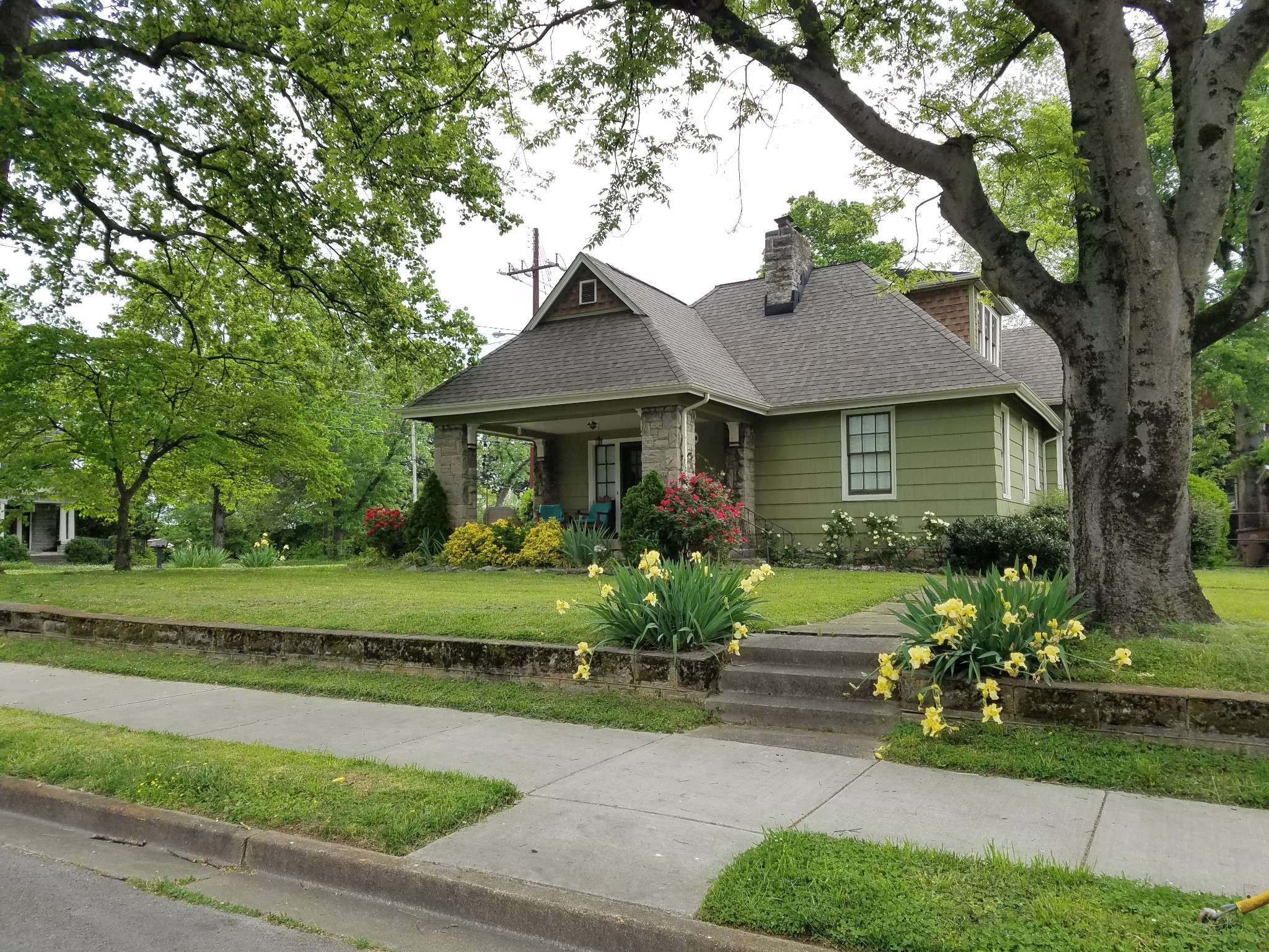 733 Benton Ave