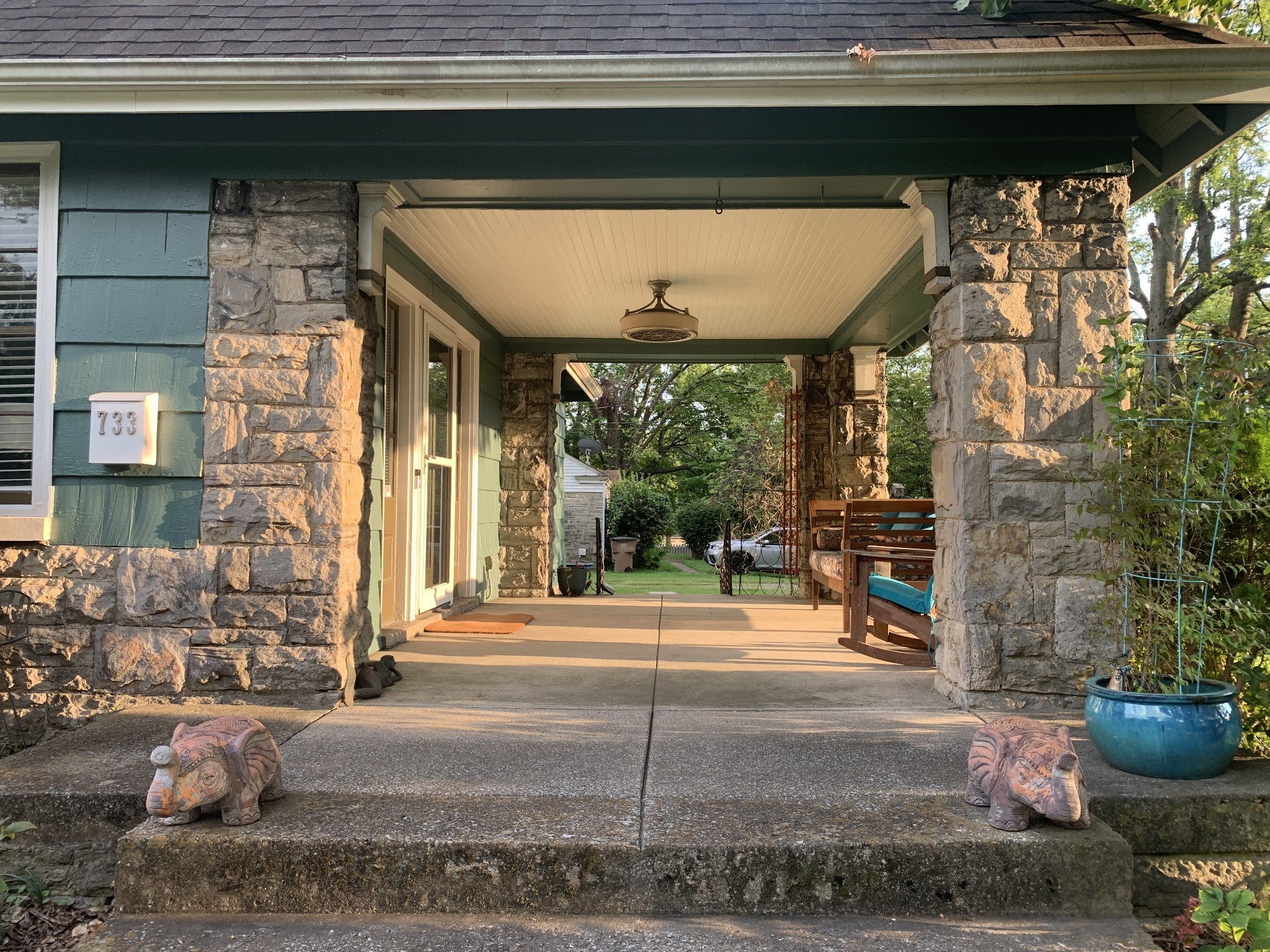 3-bed home for sale in Nashville, TN 37204, 733 Benton Ave 733 Benton Ave, Nashville TN 37204 3-bed home, photo 2 of 37