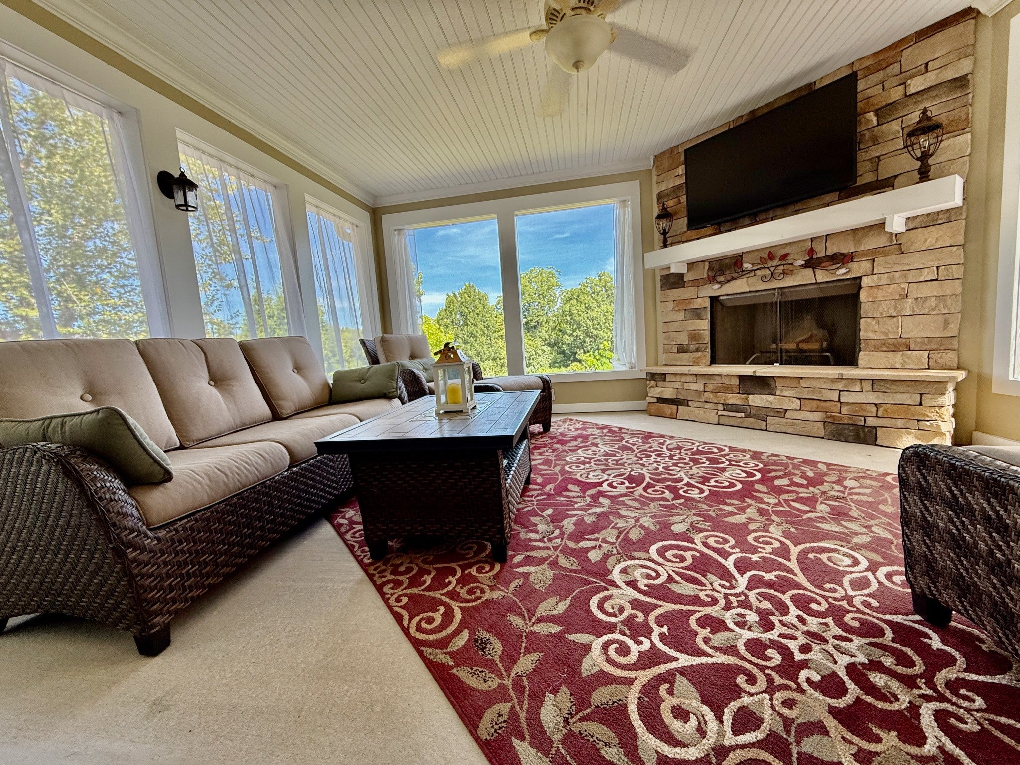 413 Valleyview Dr