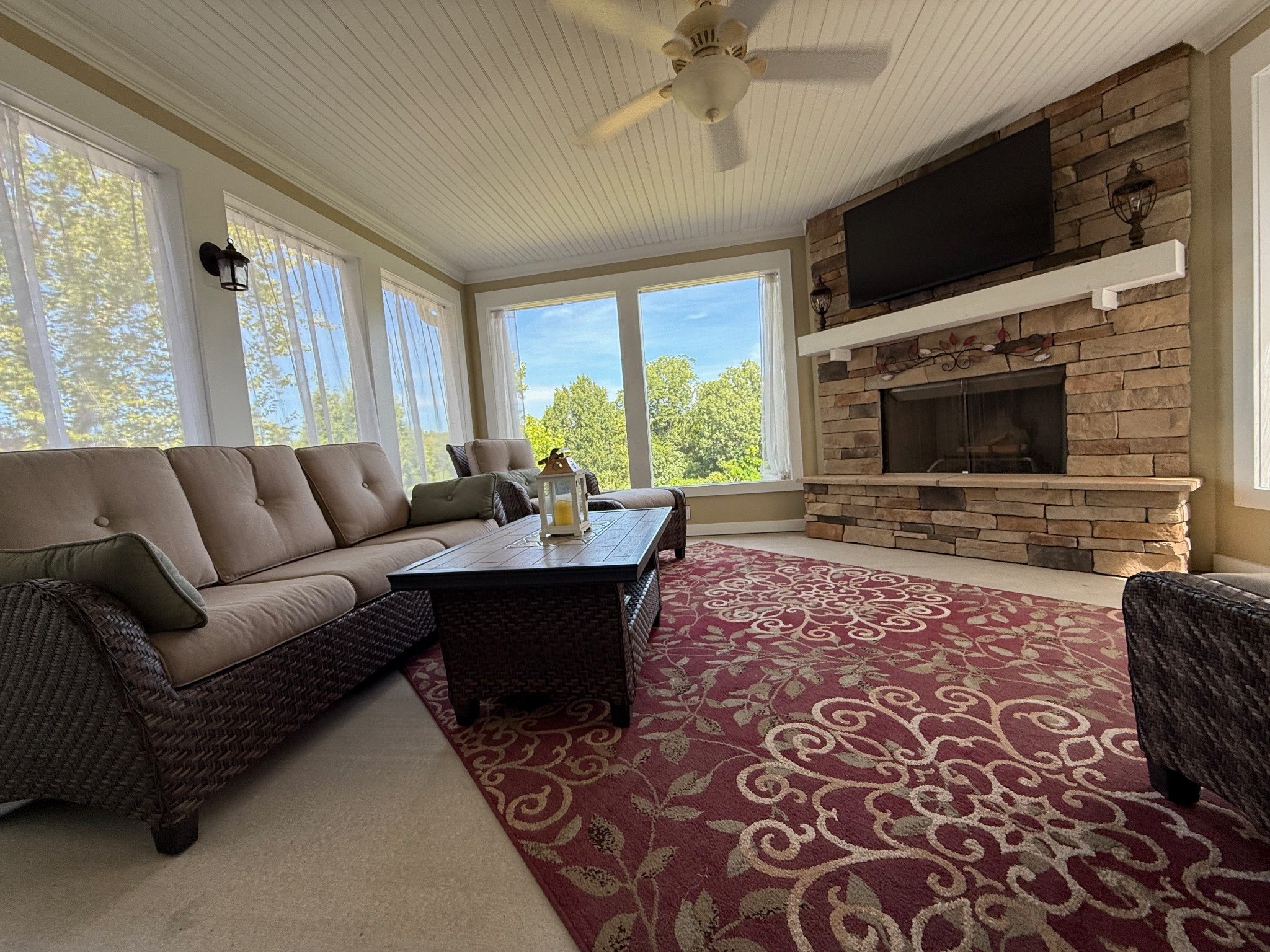 413 Valleyview Dr