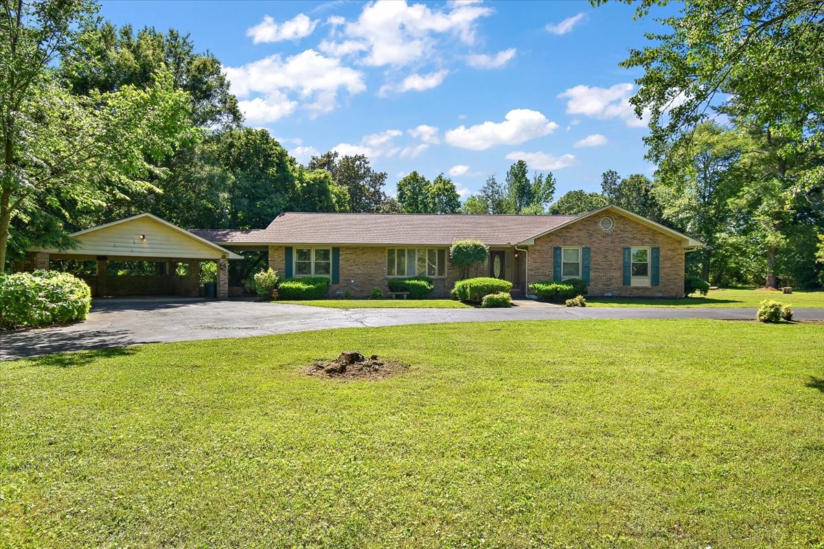 103 Colwell Ln