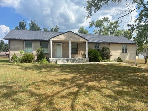 Photo of 523 Pine Cir, Hohenwald, TN 38462 (MLS # 3602396)