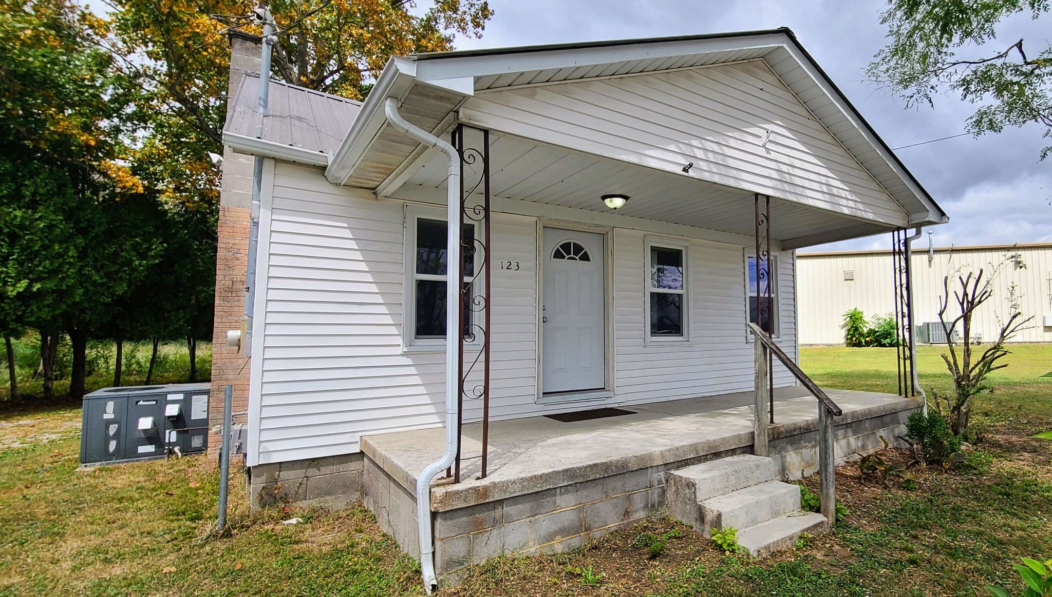 123 Woodbury Hwy