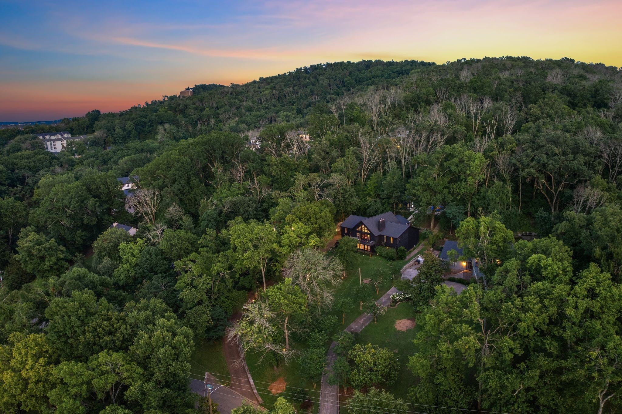 5937 Woodland Hills Dr