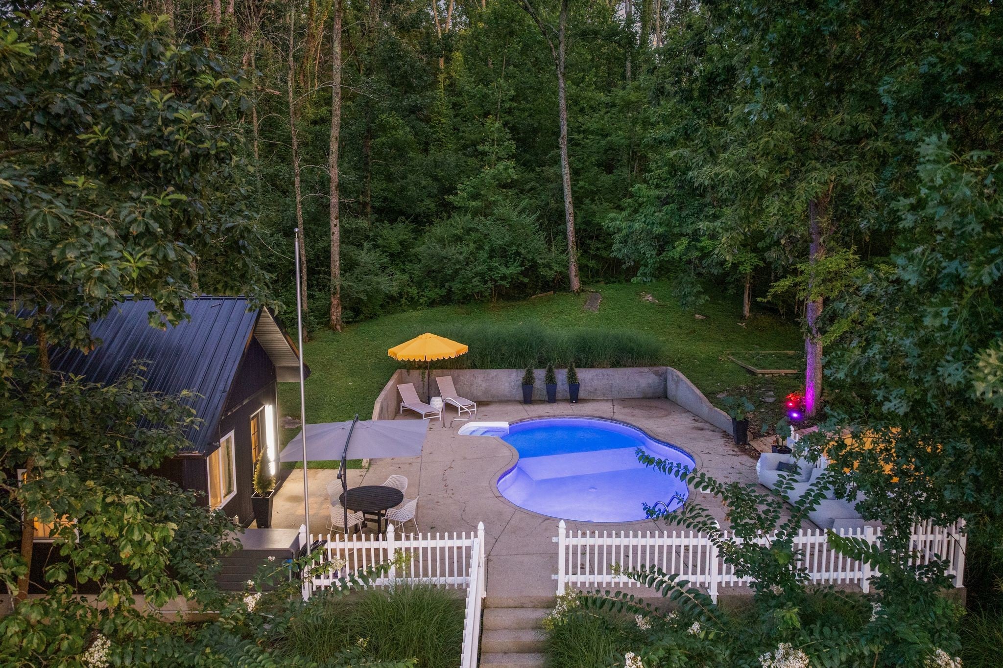5937 Woodland Hills Dr
