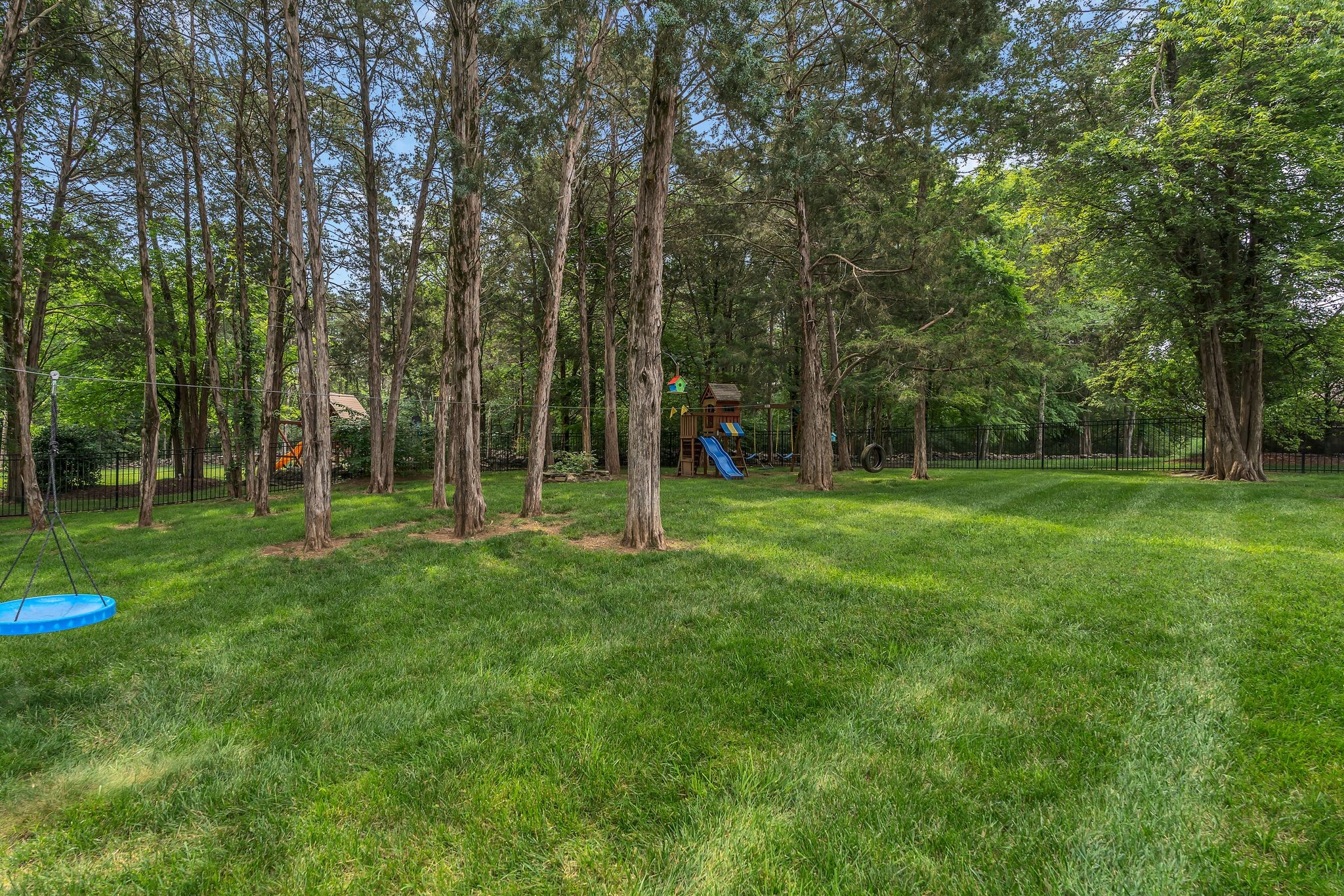 2544 Benington Pl