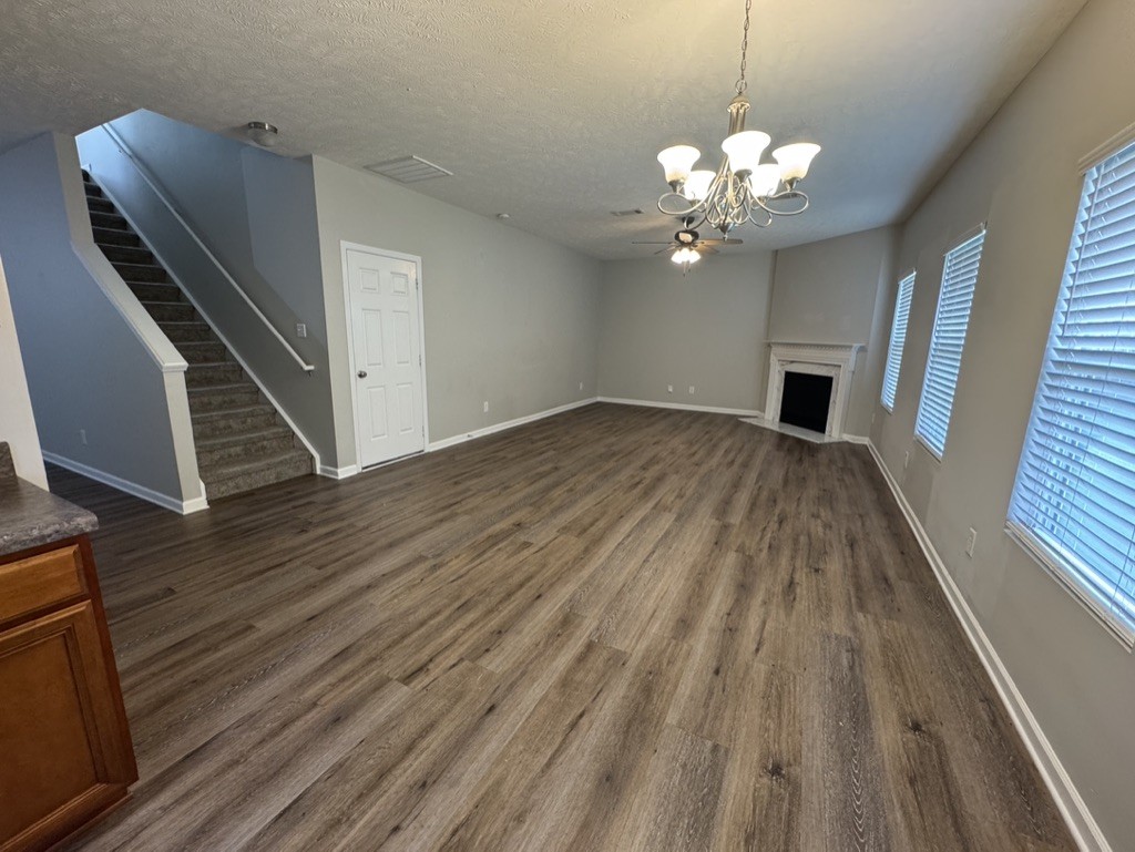 106 Scotts Dr