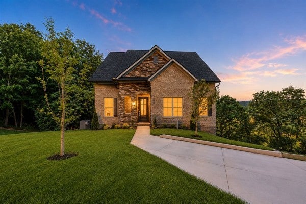 5-bed listing at 701 Harpeth Knoll Ct, Nashville