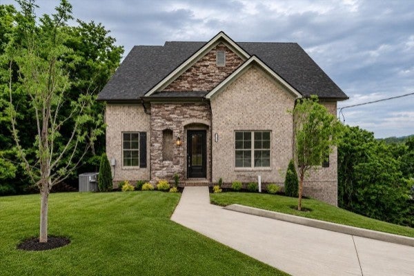 701 Harpeth Knoll Ct