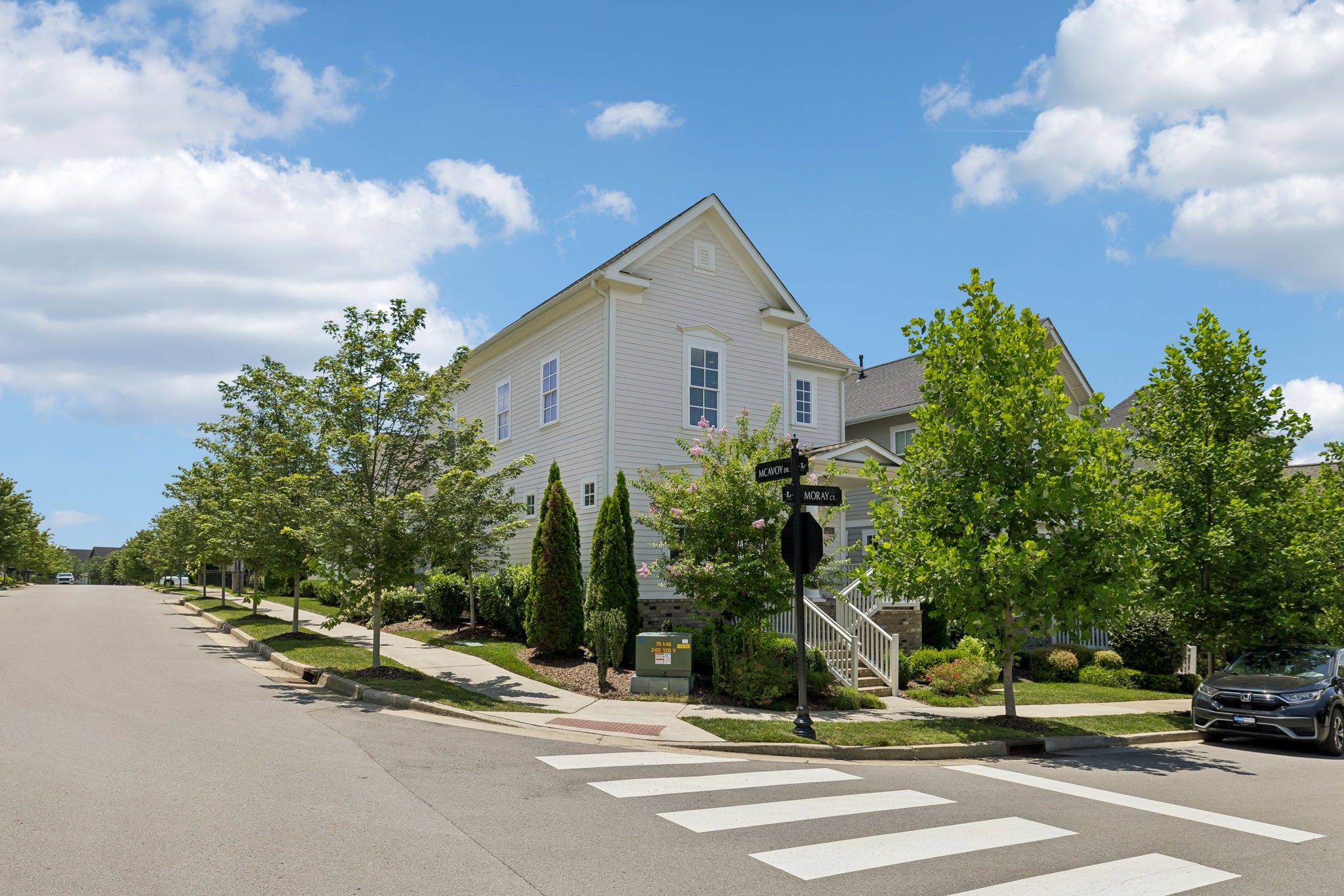 201 Moray Ct