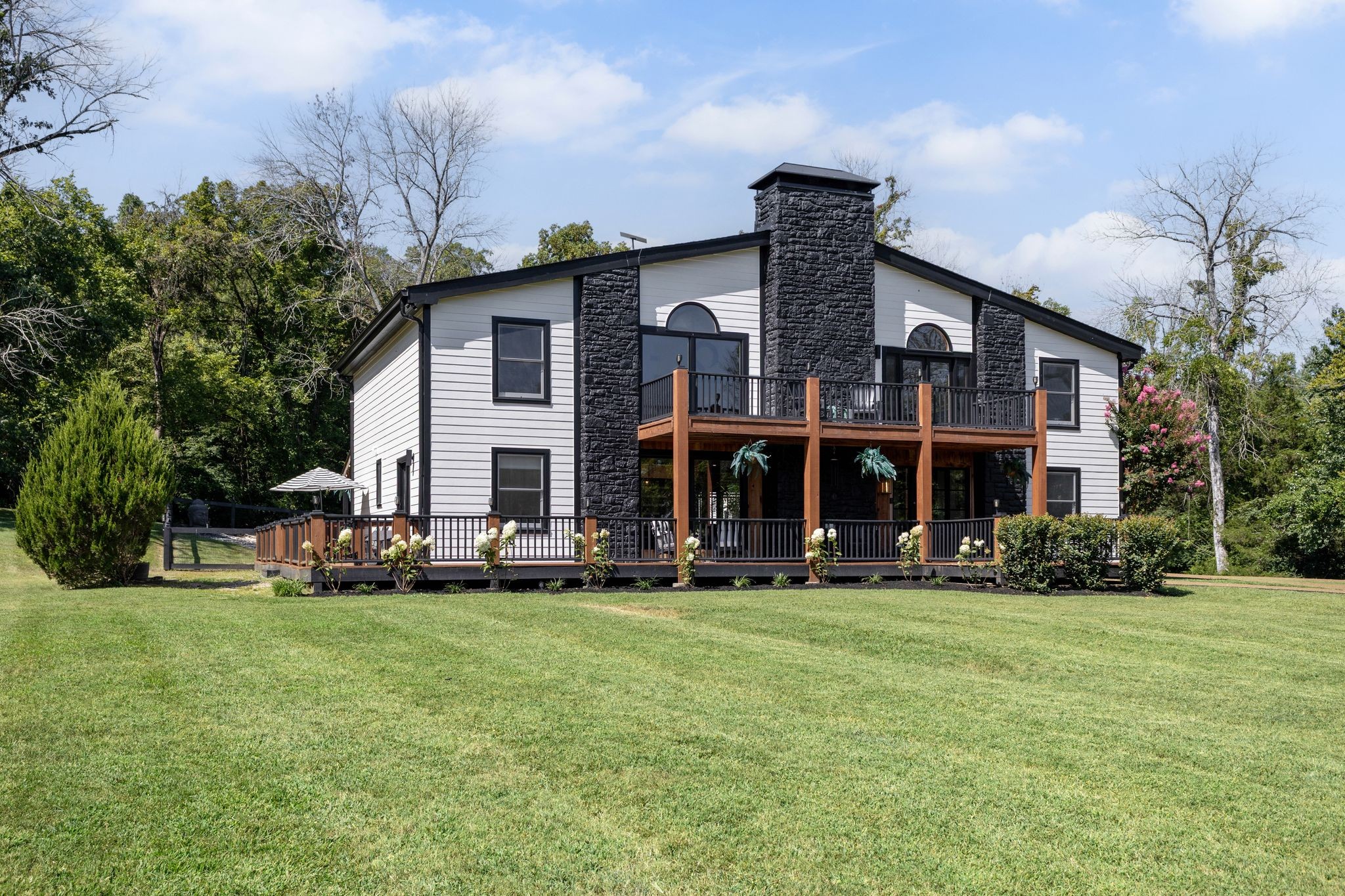 809 Sneed Rd W