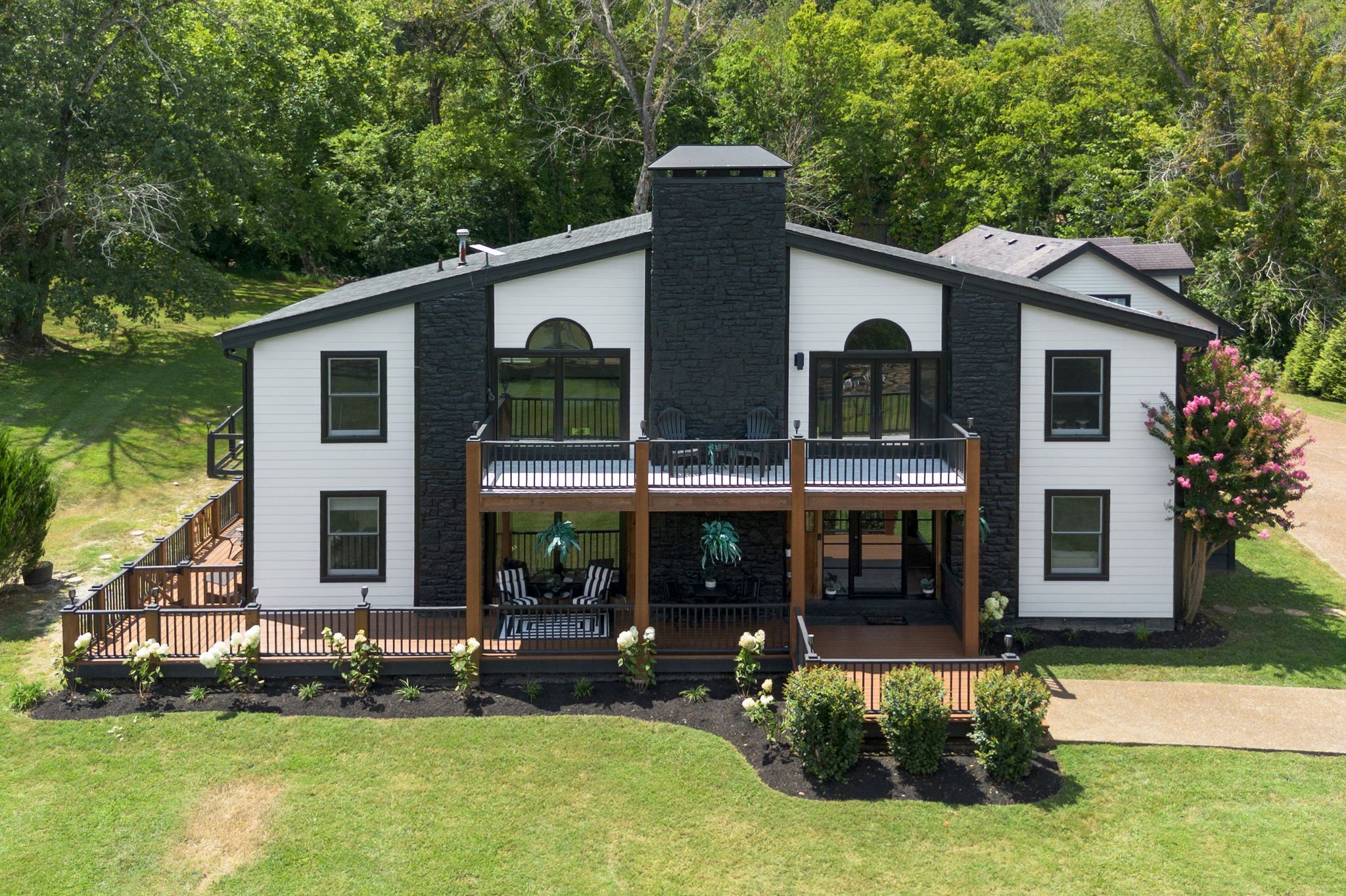 809 Sneed Rd W