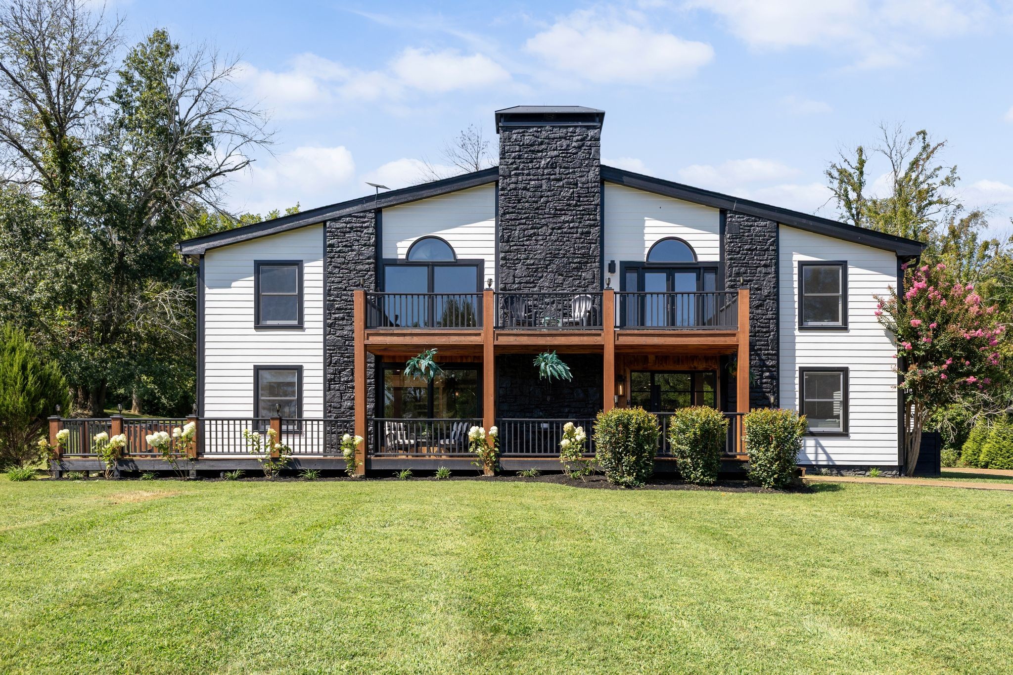 809 Sneed Rd W