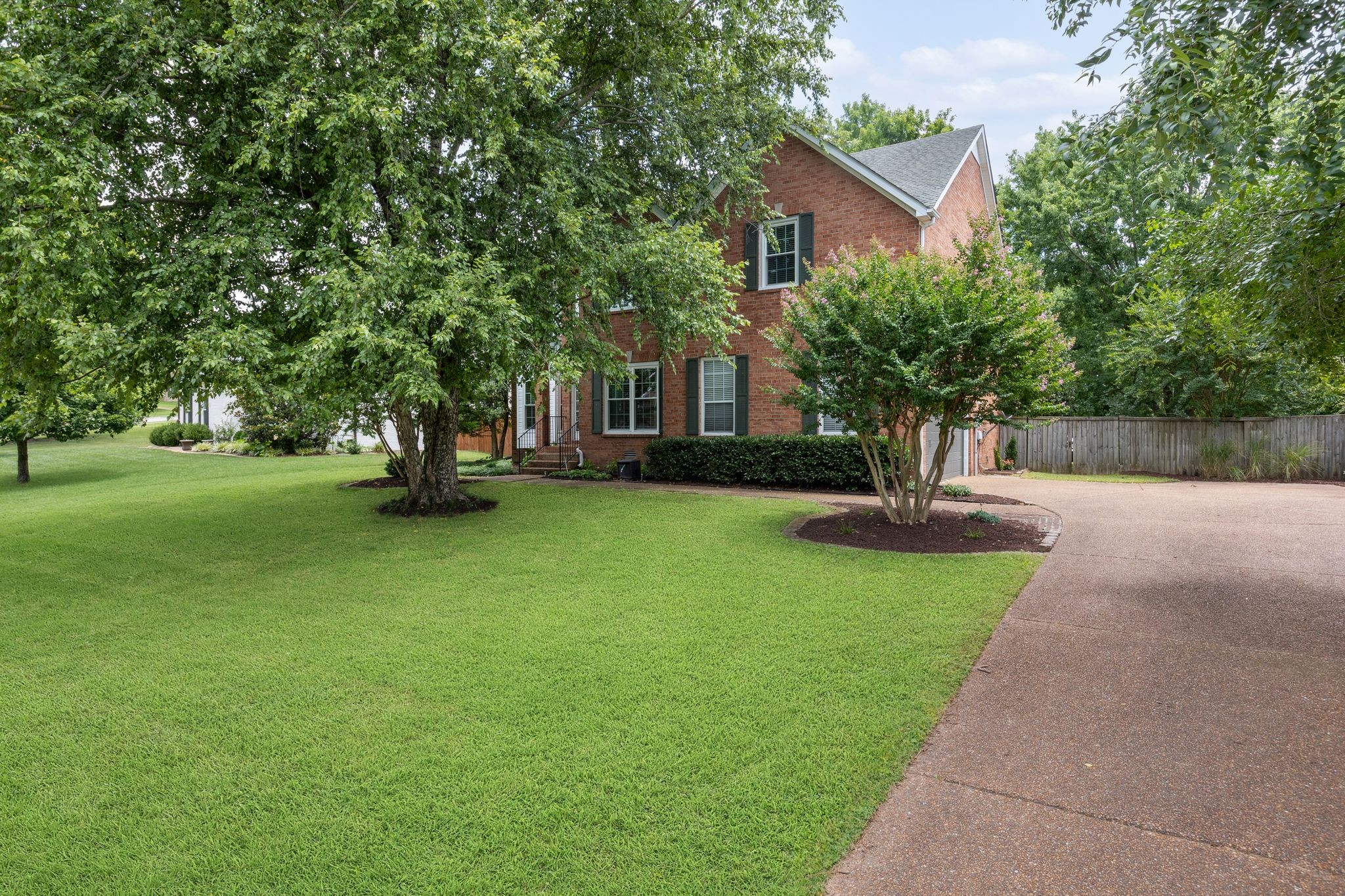 320 Dandridge Dr