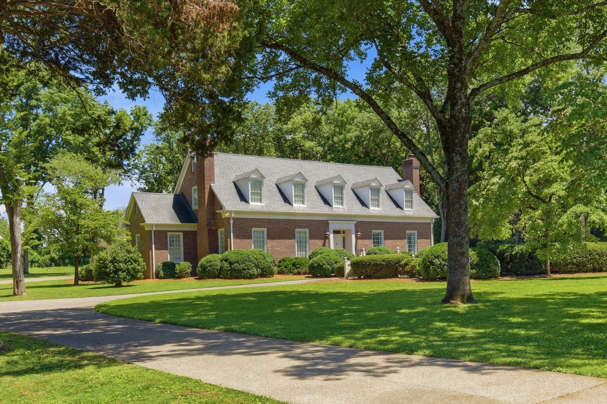 4-bed listing at 1030 Chancery Ln S, Nashville
