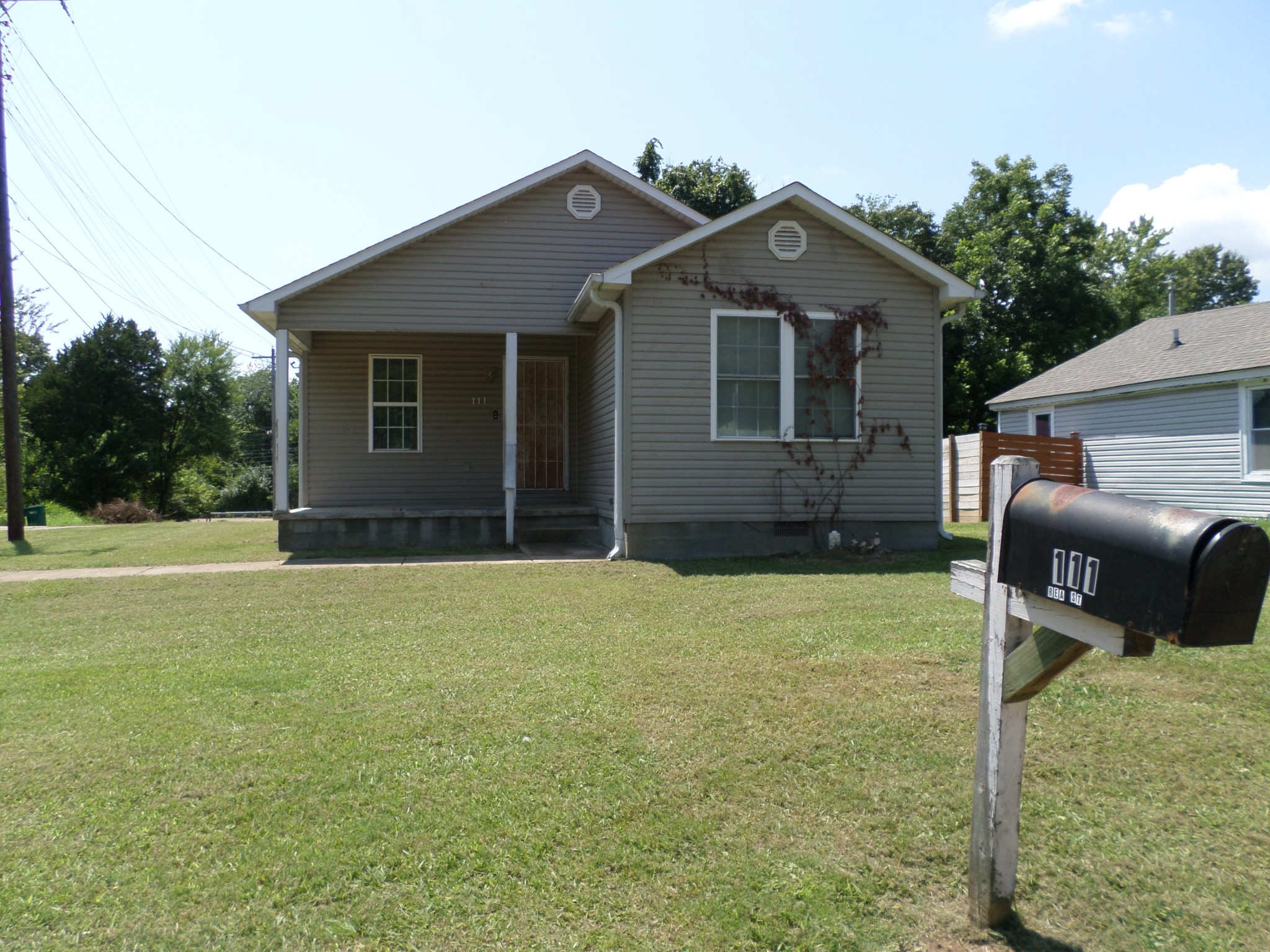 Photo 1 of 18 — 111 Rhea St, Jackson, TN 38301