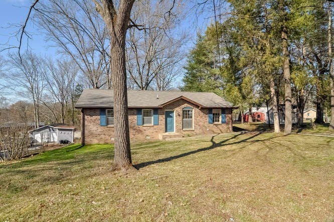 106 Sugar Tree Ln