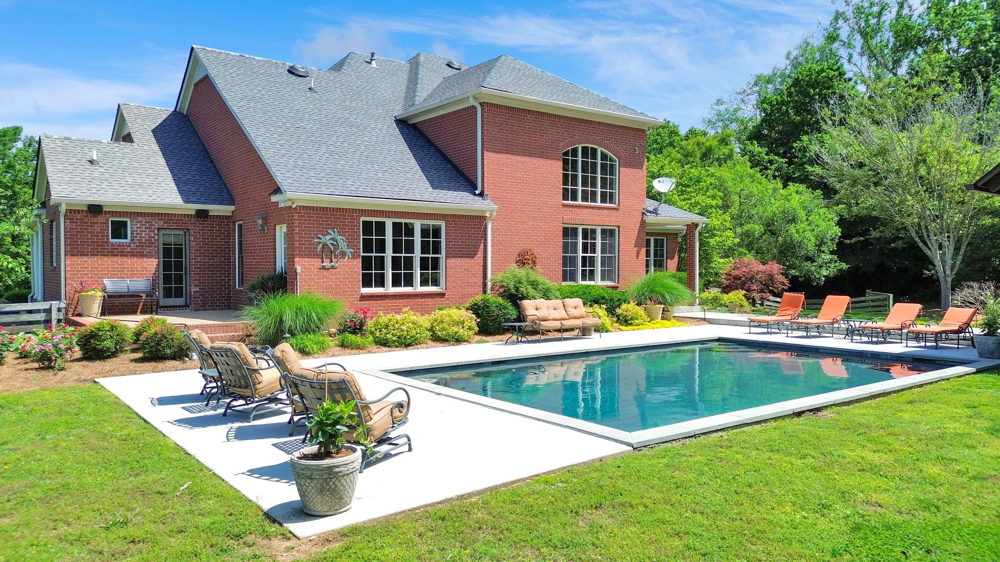 3285 Blazer Rd