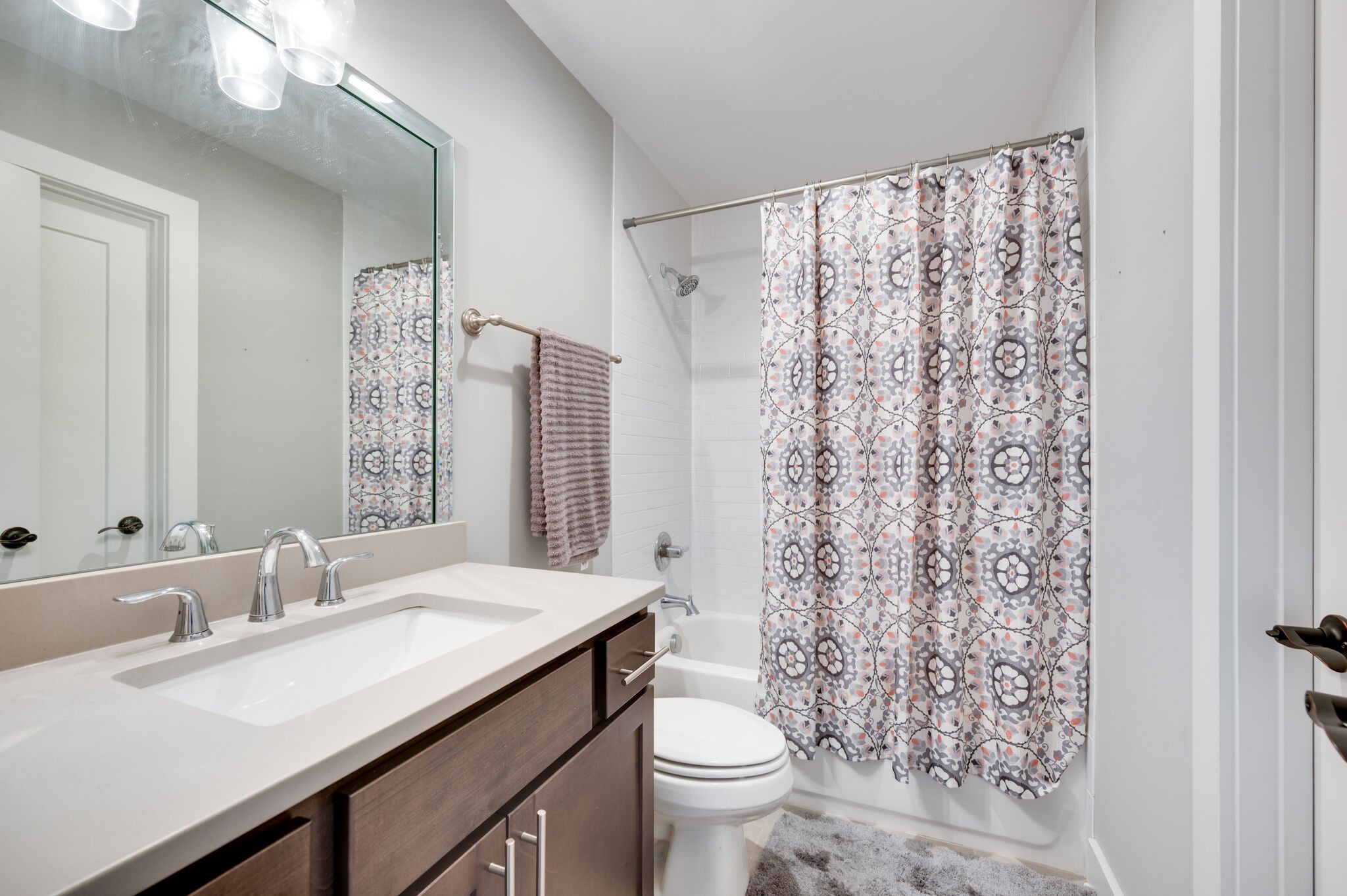 Nashville, Tennessee 37210, United States, 4 Bedrooms Bedrooms, ,3 BathroomsBathrooms,Residential,Active,122976