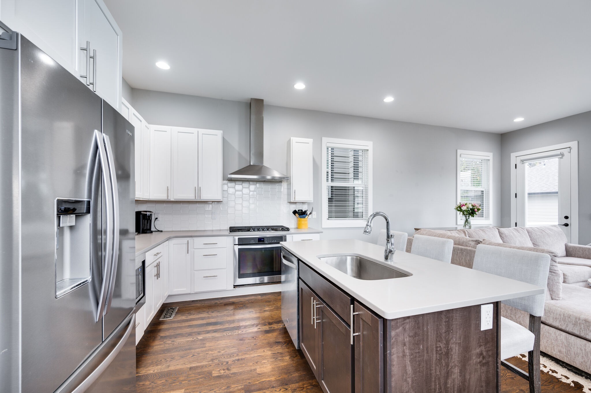 Nashville, Tennessee 37210, United States, 4 Bedrooms Bedrooms, ,3 BathroomsBathrooms,Residential,Active,122976