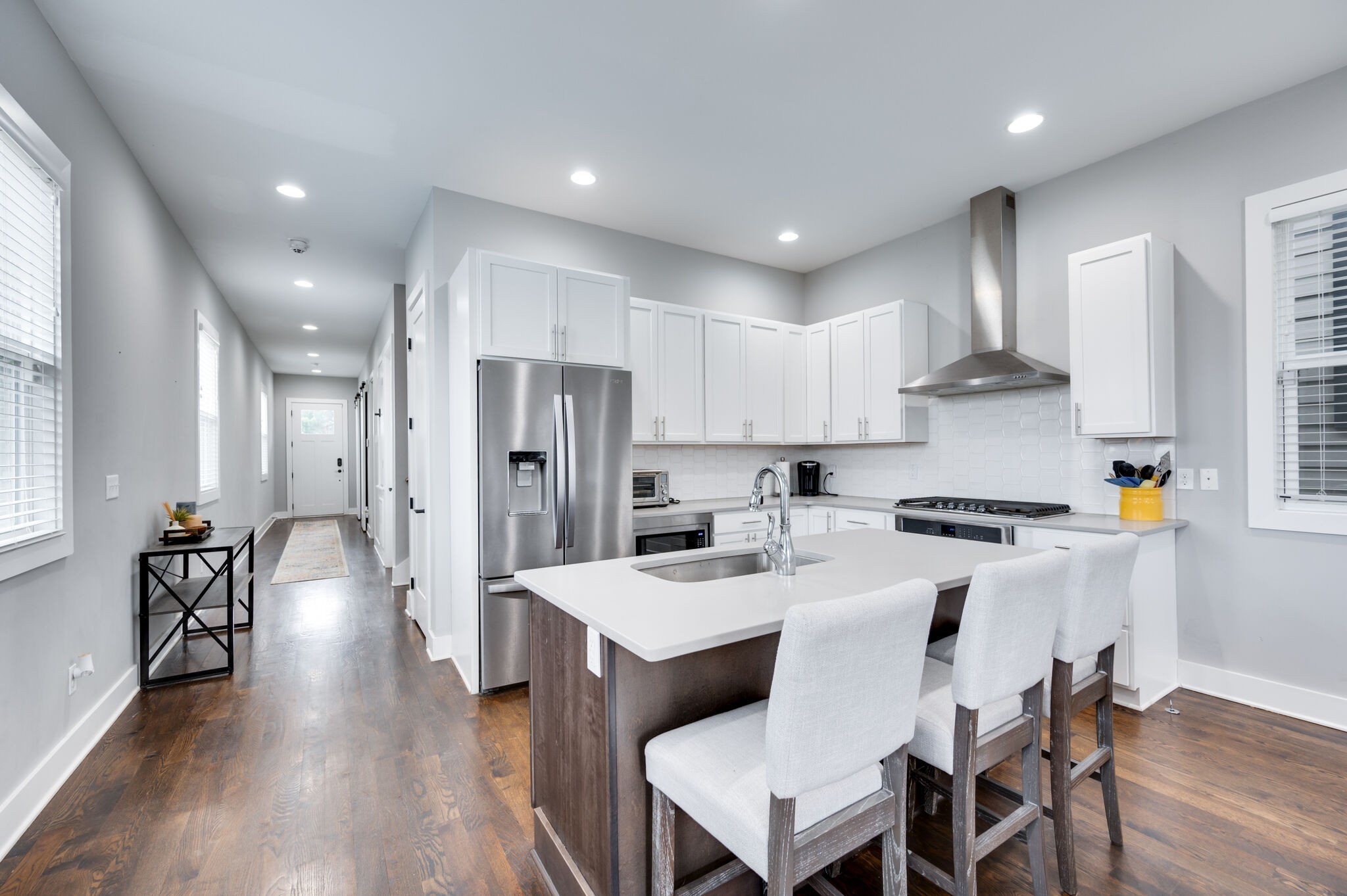 Nashville, Tennessee 37210, United States, 4 Bedrooms Bedrooms, ,3 BathroomsBathrooms,Residential,Active,122976