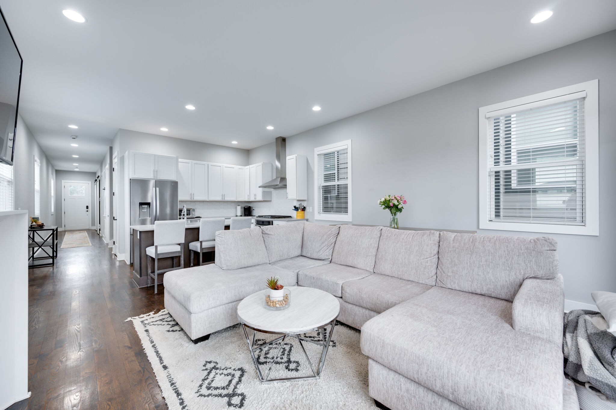 Nashville, Tennessee 37210, United States, 4 Bedrooms Bedrooms, ,3 BathroomsBathrooms,Residential,Active,122976