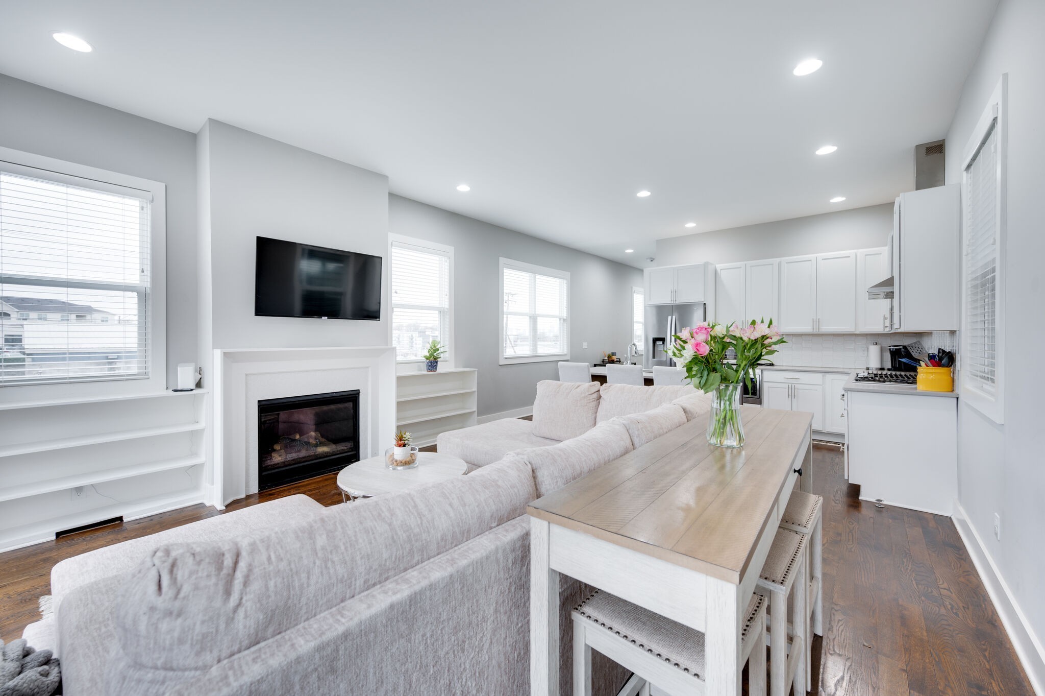 Nashville, Tennessee 37210, United States, 4 Bedrooms Bedrooms, ,3 BathroomsBathrooms,Residential,Active,122976