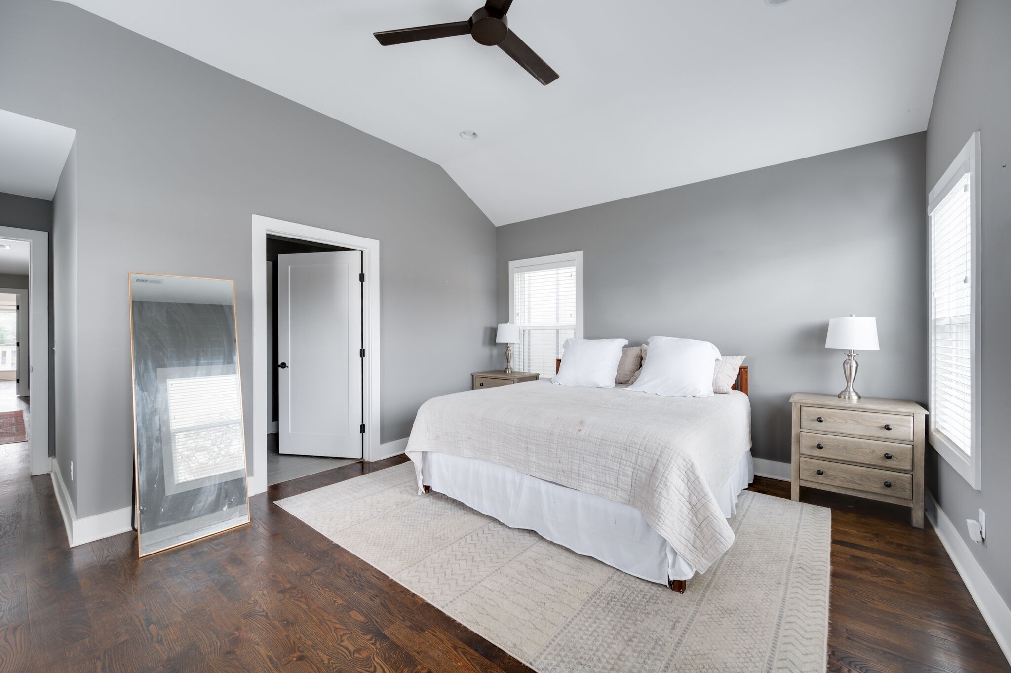 Nashville, Tennessee 37210, United States, 4 Bedrooms Bedrooms, ,3 BathroomsBathrooms,Residential,Active,122976