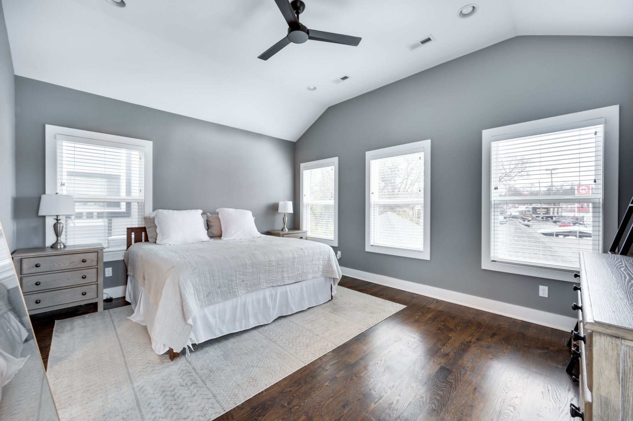 Nashville, Tennessee 37210, United States, 4 Bedrooms Bedrooms, ,3 BathroomsBathrooms,Residential,Active,122976