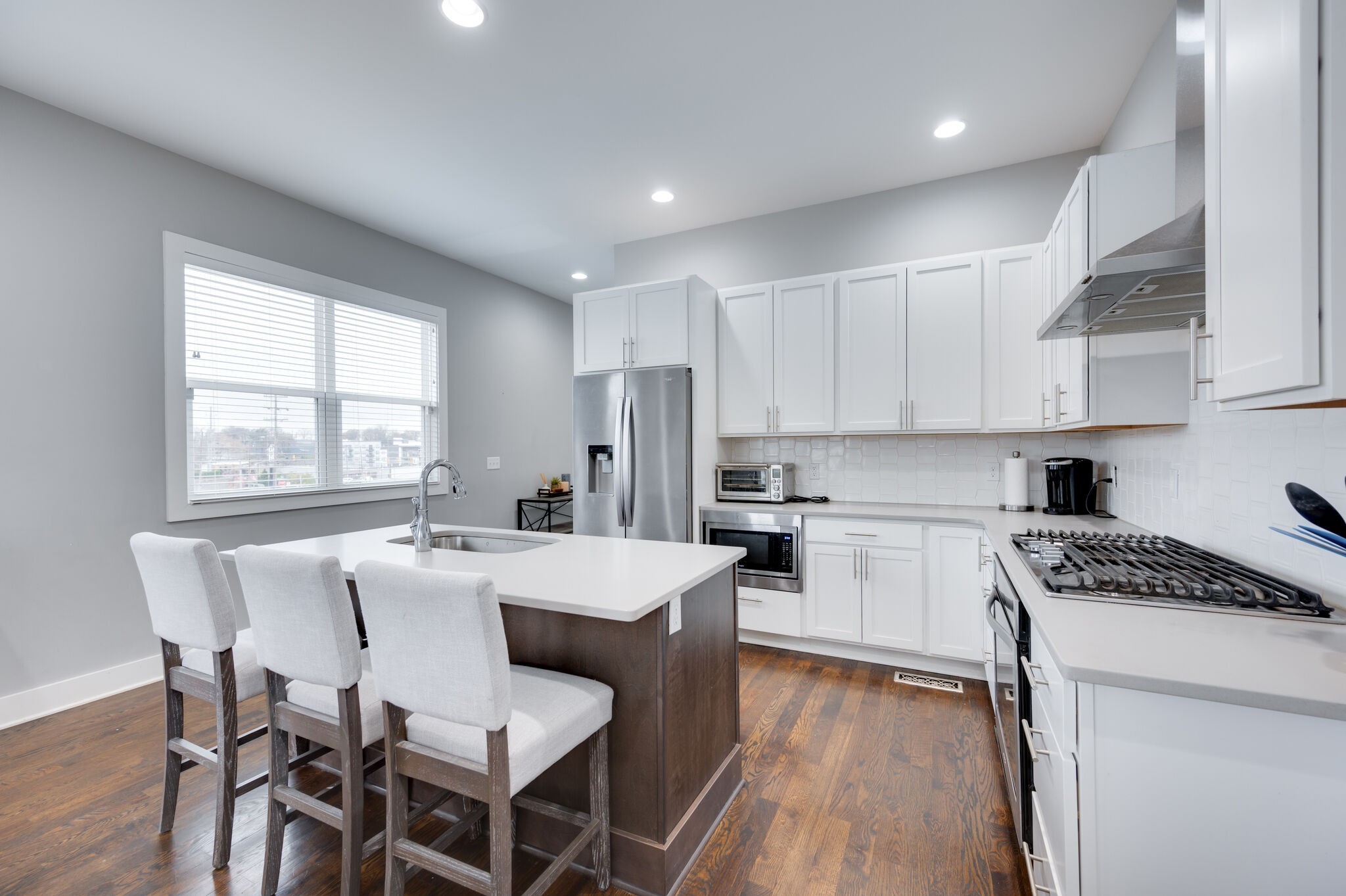 Nashville, Tennessee 37210, United States, 4 Bedrooms Bedrooms, ,3 BathroomsBathrooms,Residential,Active,122976