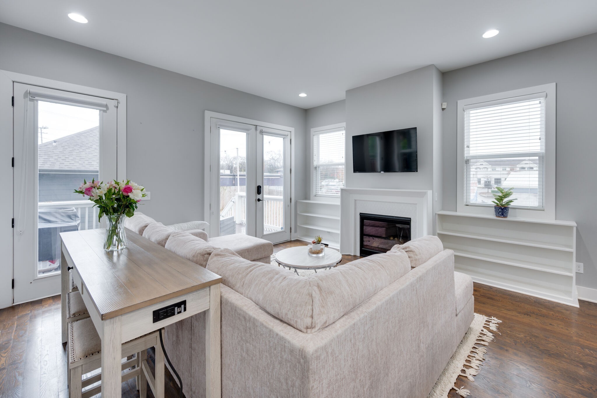 Nashville, Tennessee 37210, United States, 4 Bedrooms Bedrooms, ,3 BathroomsBathrooms,Residential,Active,122976