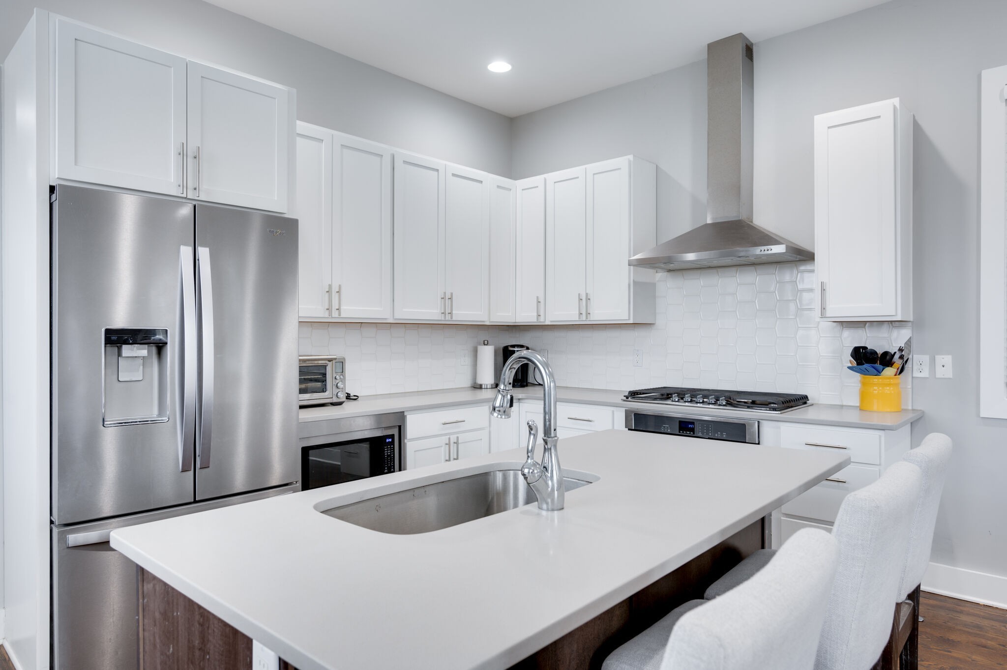 Nashville, Tennessee 37210, United States, 4 Bedrooms Bedrooms, ,3 BathroomsBathrooms,Residential,Active,122976