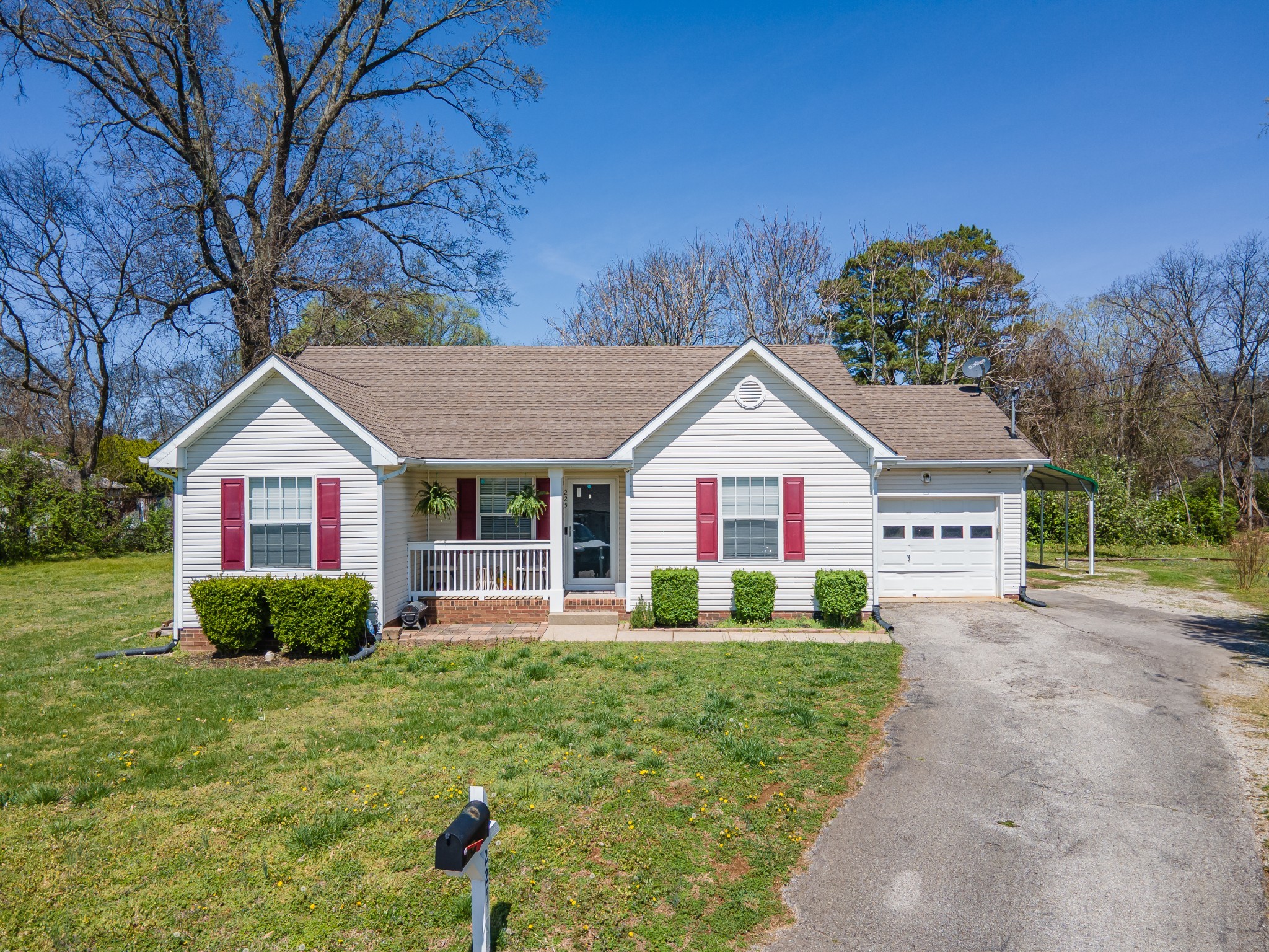 225 Avra Ct