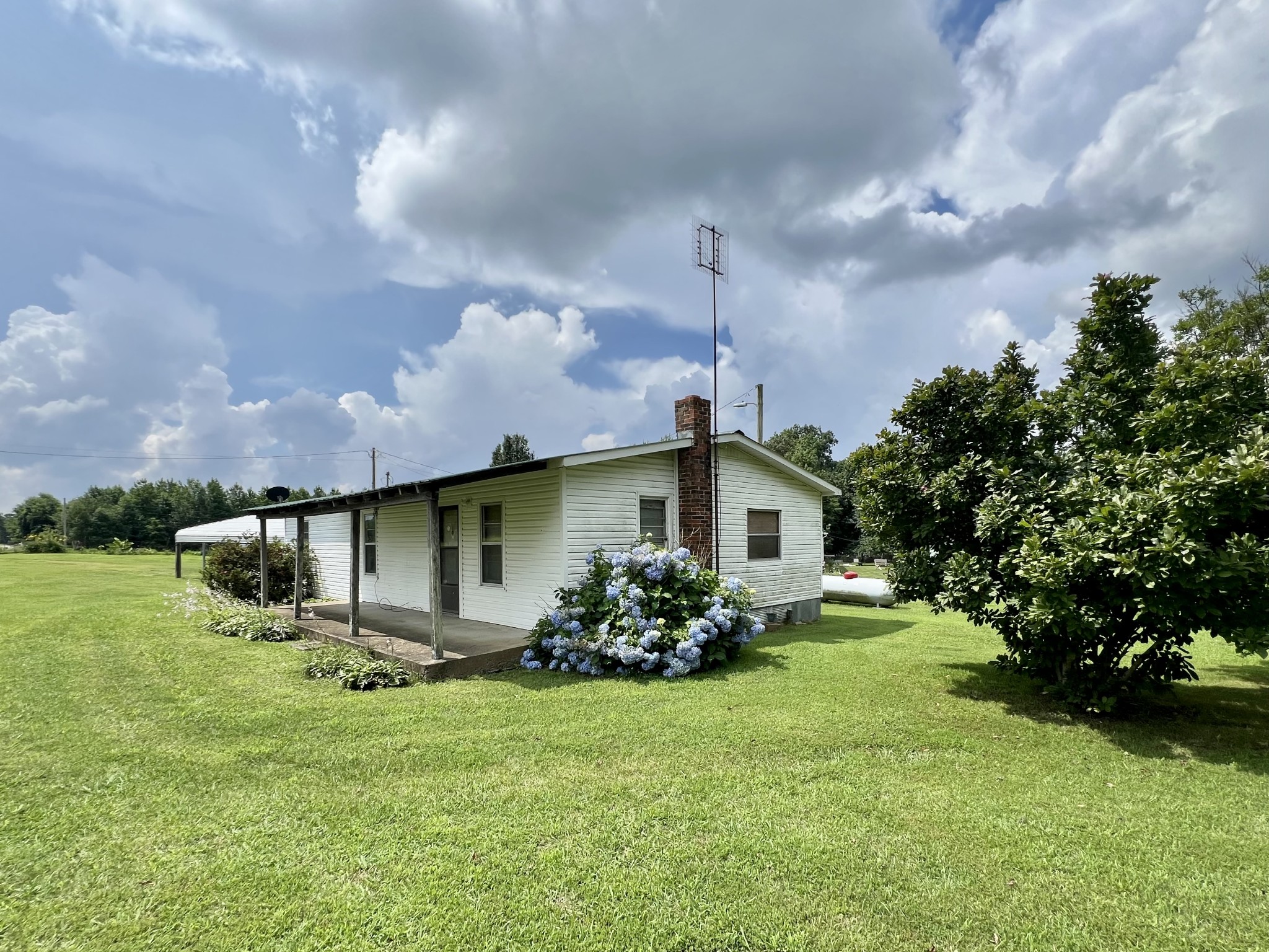 3467 Fall River Rd