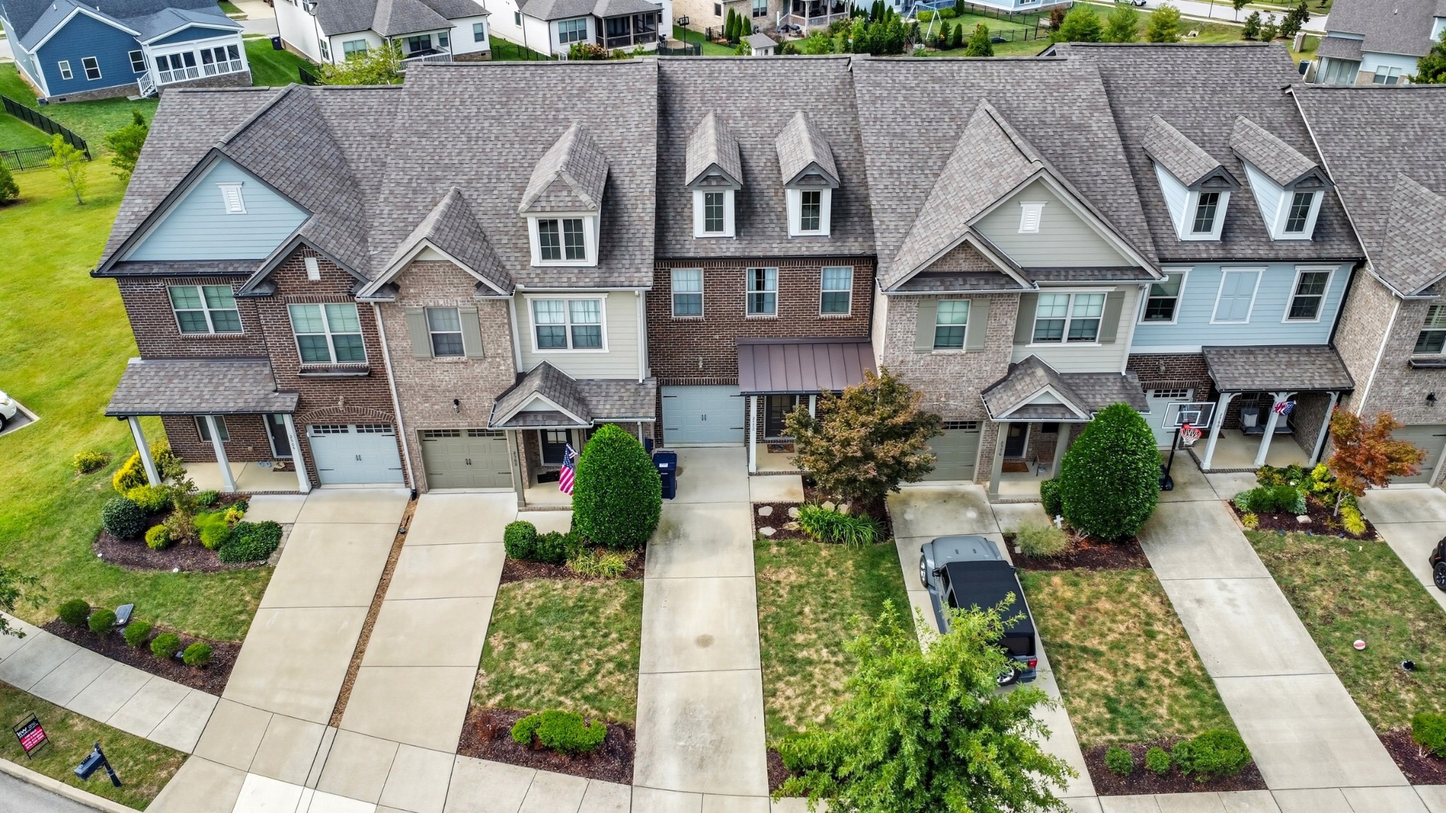 2572 Wellesley Square Dr