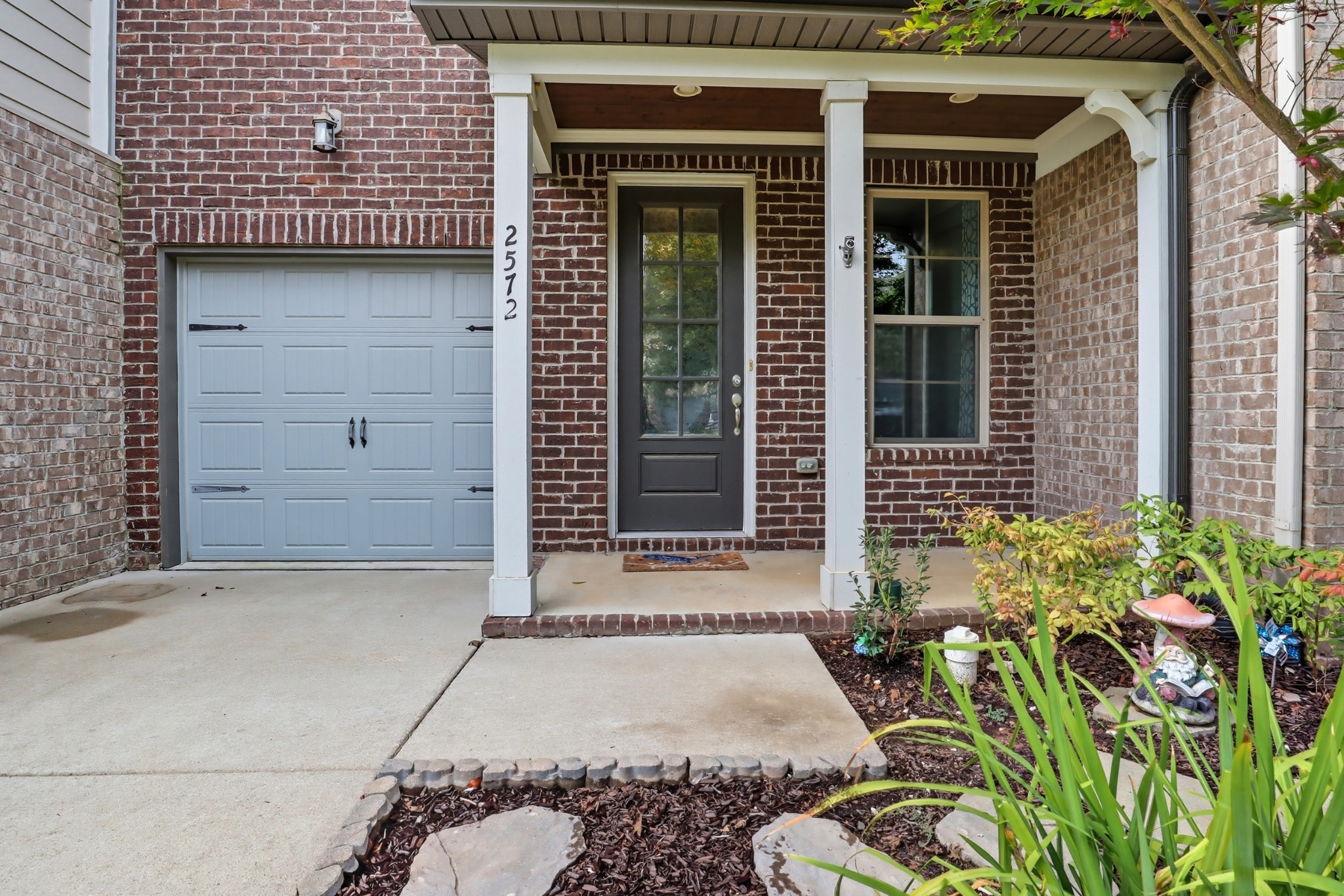 2572 Wellesley Square Dr