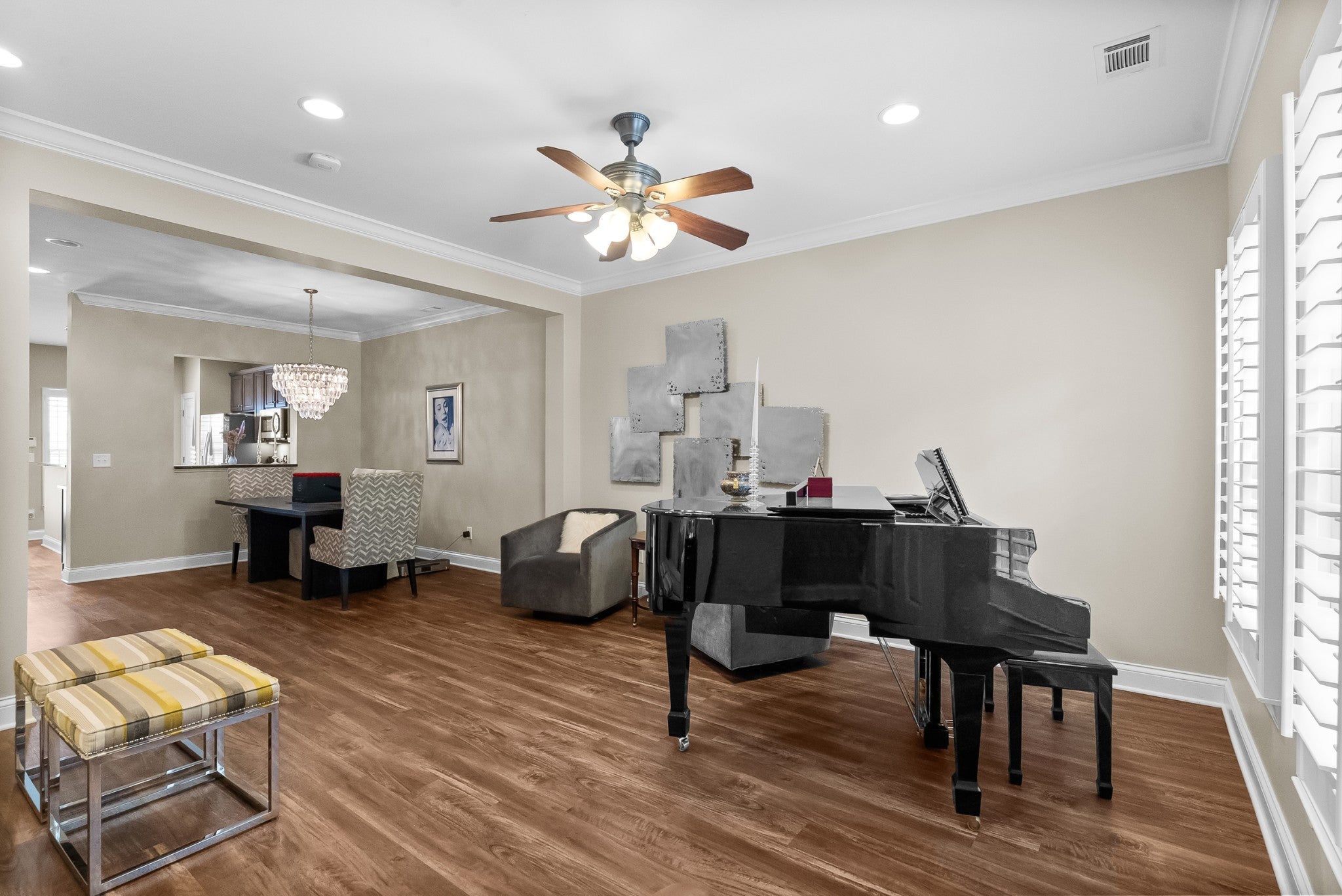 1438 Burnside Dr