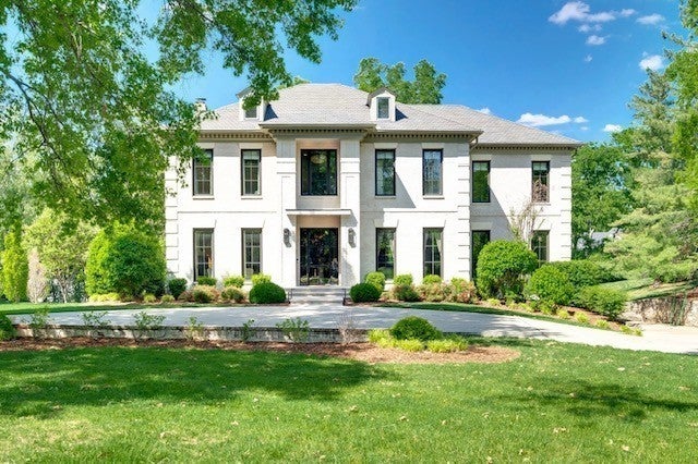 5-bed home for sale in Nashville, TN 37205, 4304 Warner Pl 4304 Warner Pl, Nashville TN 37205 5-bed home, photo 1 of 39