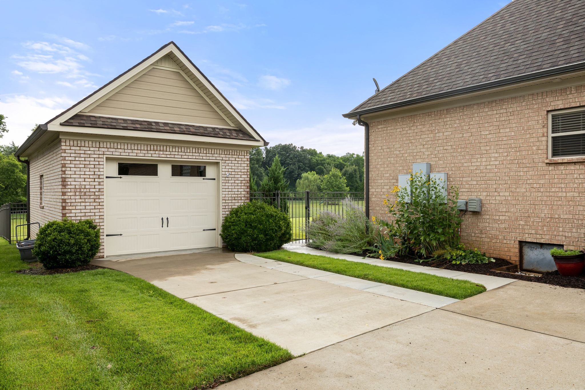 1118 Averwater Run
