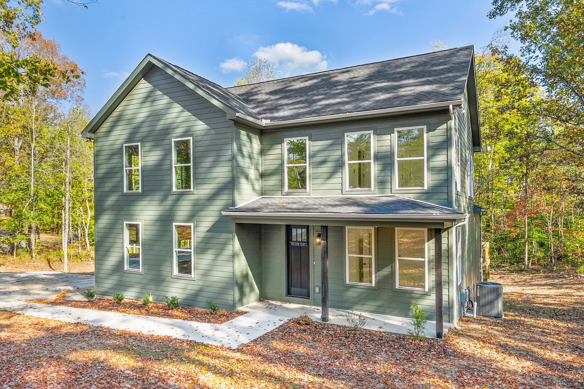 10022 Forest Lane