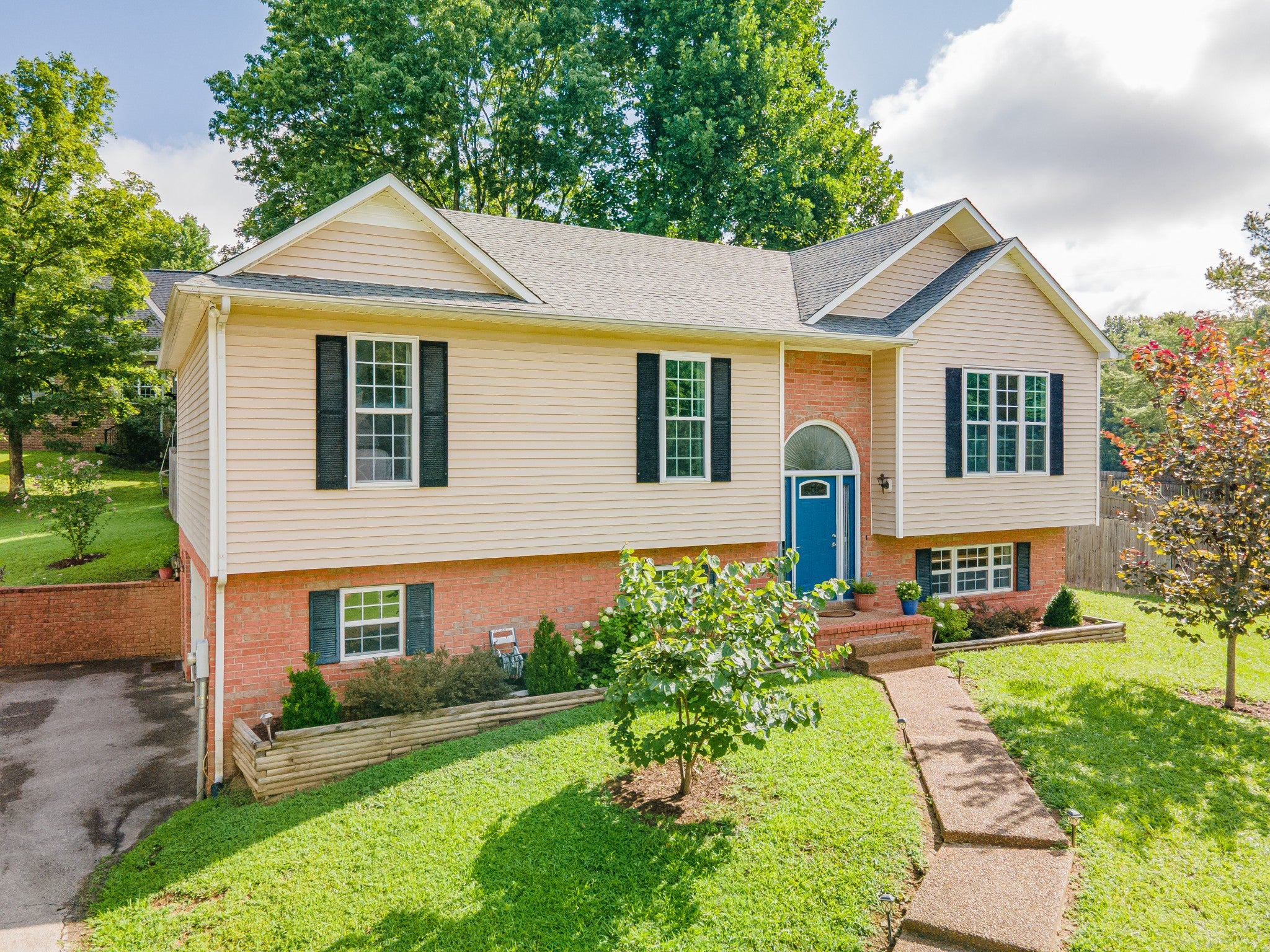 107 Timberland Dr