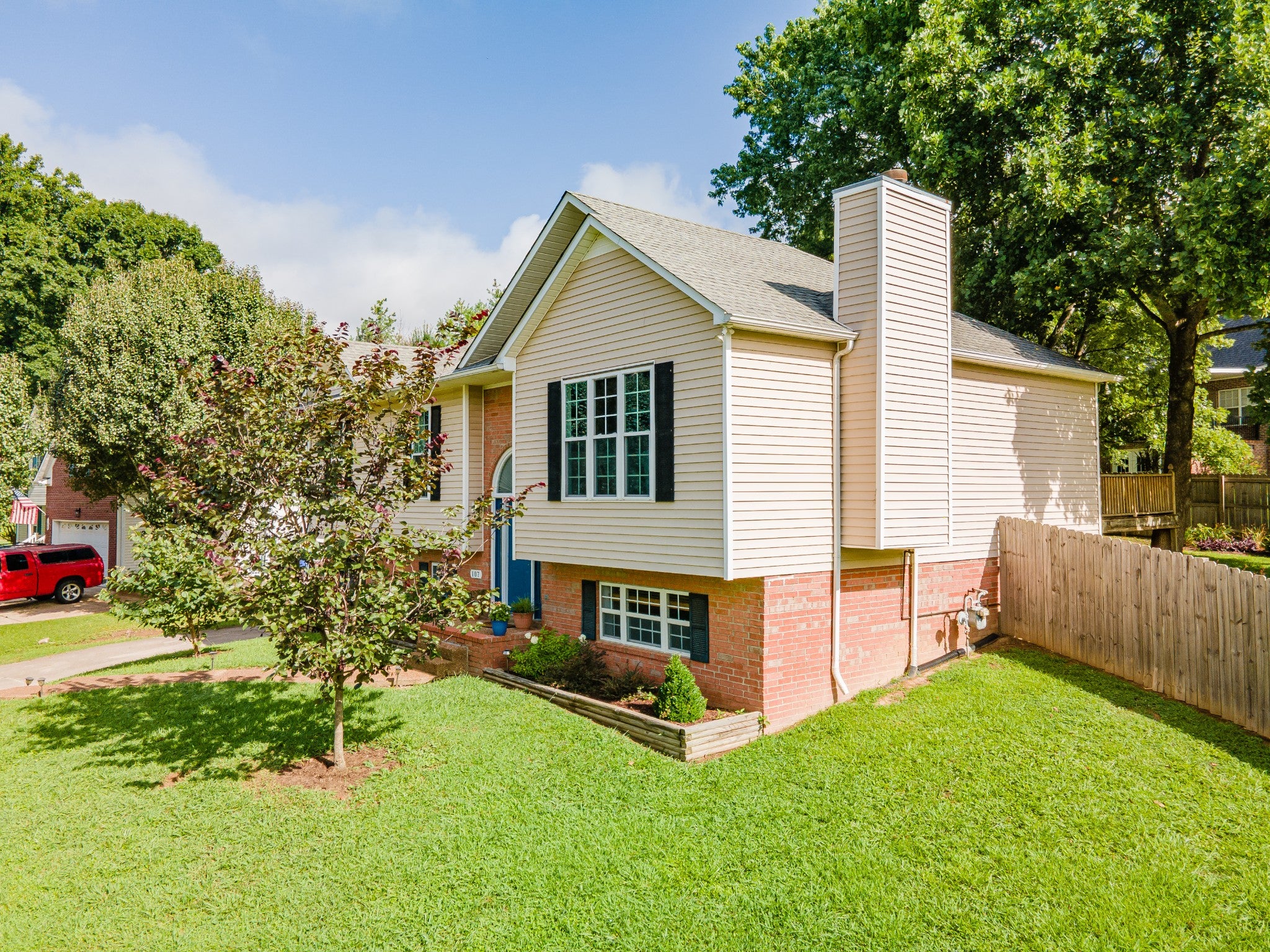 107 Timberland Dr